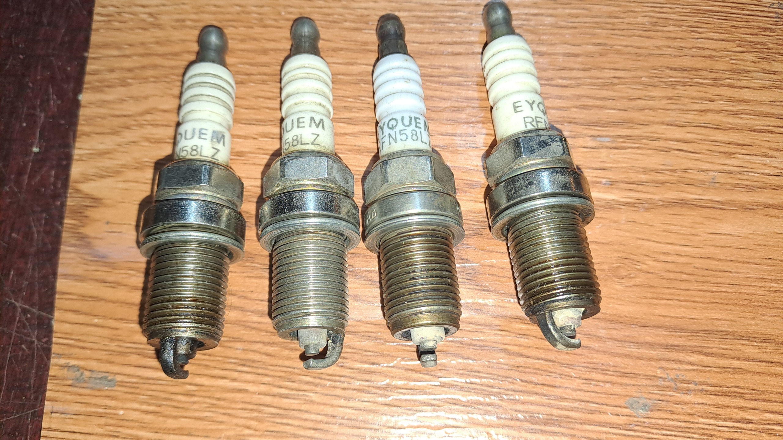 شمع EYQUEM تعداد 4 عدد