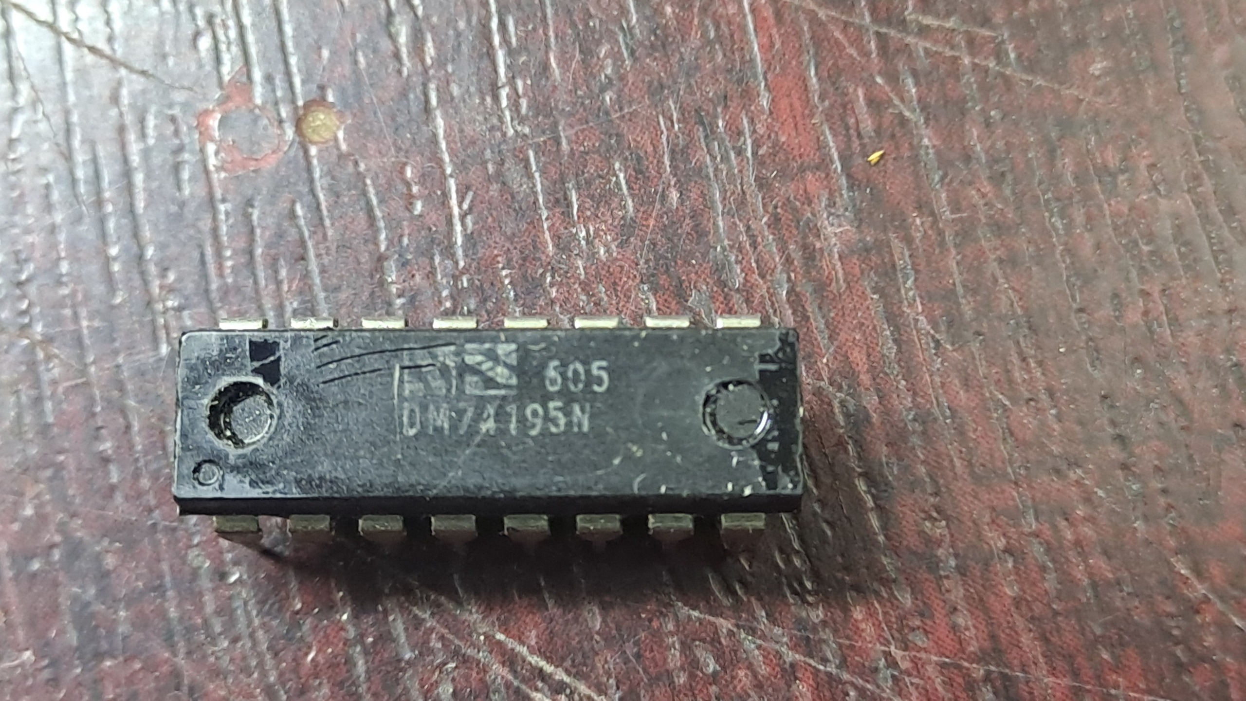 آی سی SN74195