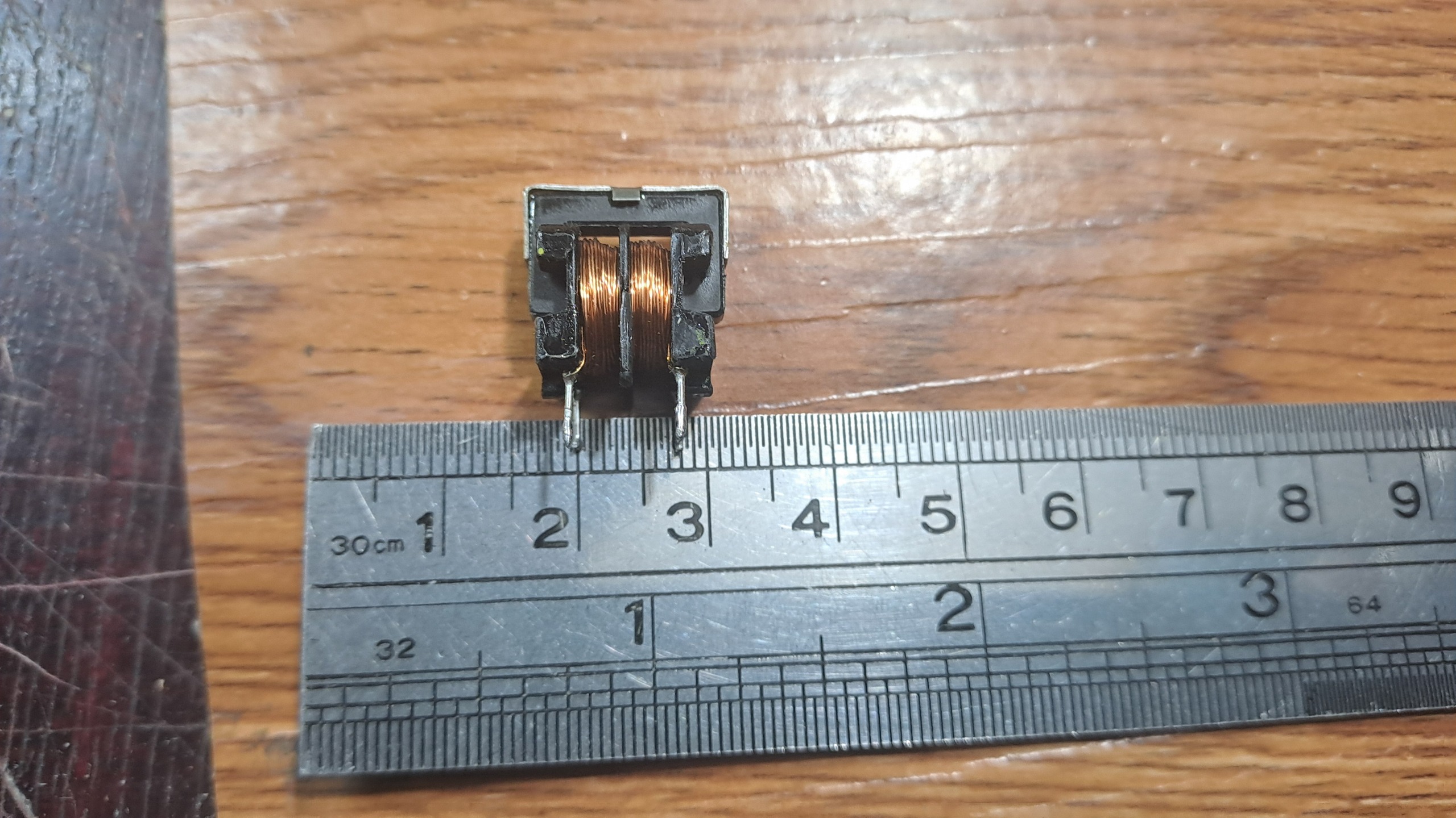 لاین فیلتر یا فیلتر نویز گیر برق EMI