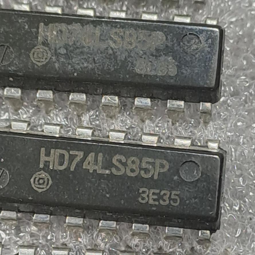 آی سی TTL 74LS85 قدیمی اصل مارک هیتاچی مالزی