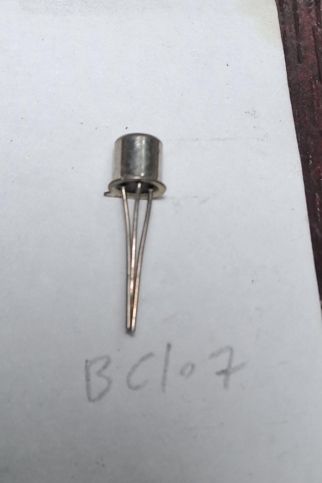 ترانزیستور BC107 قدیمی