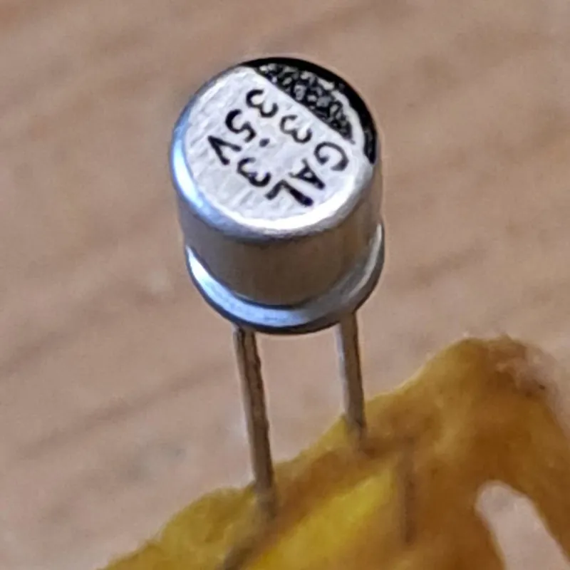 خازن 3.3UF 35V کوچک قیمت 21عدد