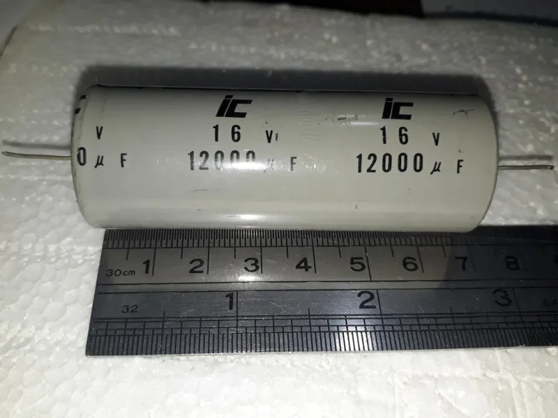 خازن قدیمی 12000MF 16V خوابیده