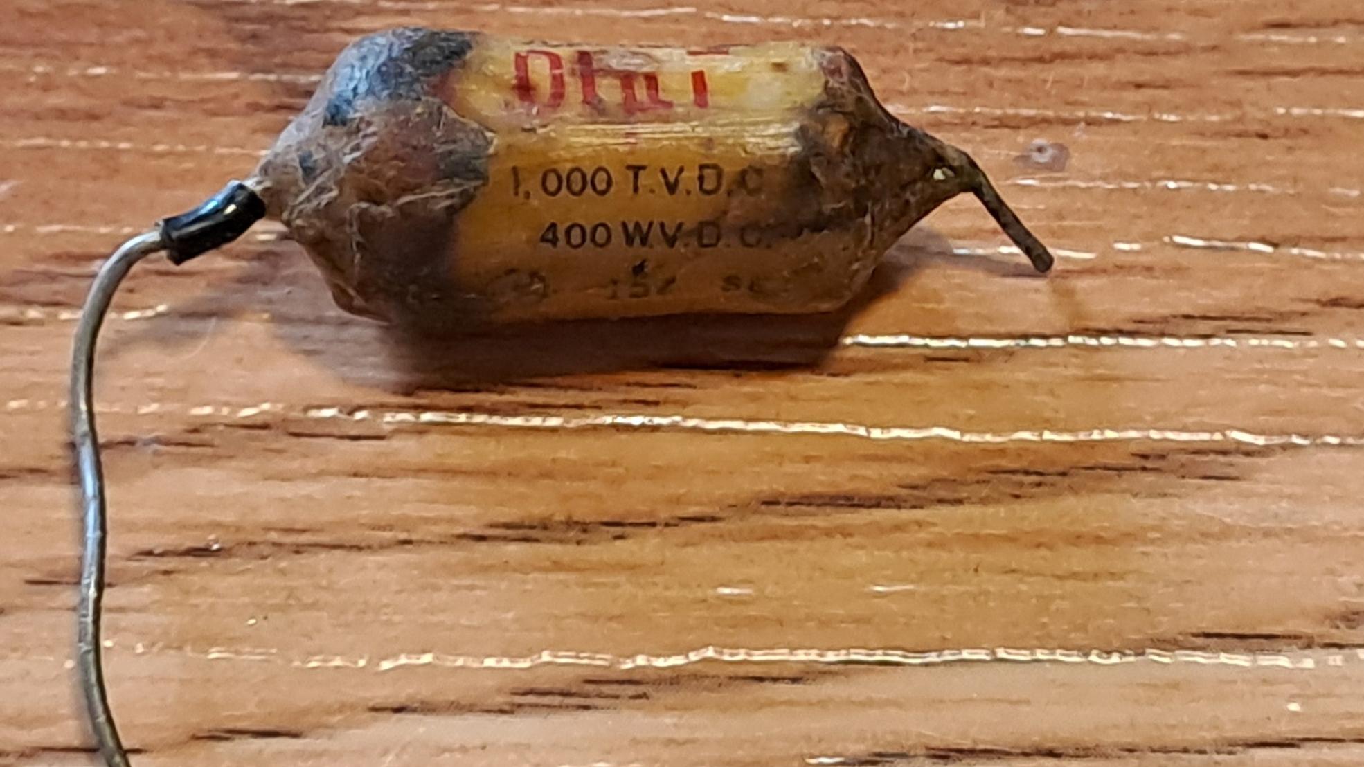 خازن قدیمی آنتیک 10NF 400V شارپ موم مالی شده