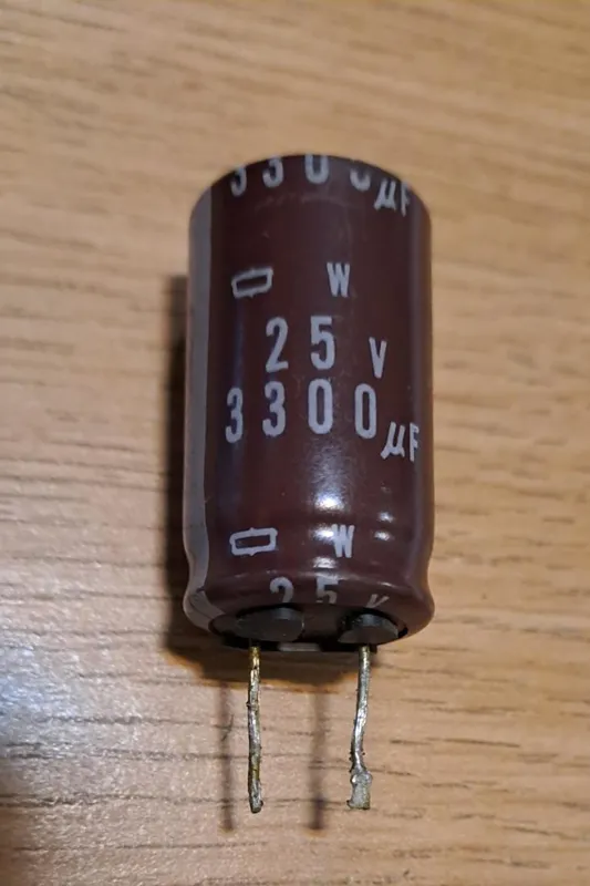 خازن دما 3300MF 25V 105oC