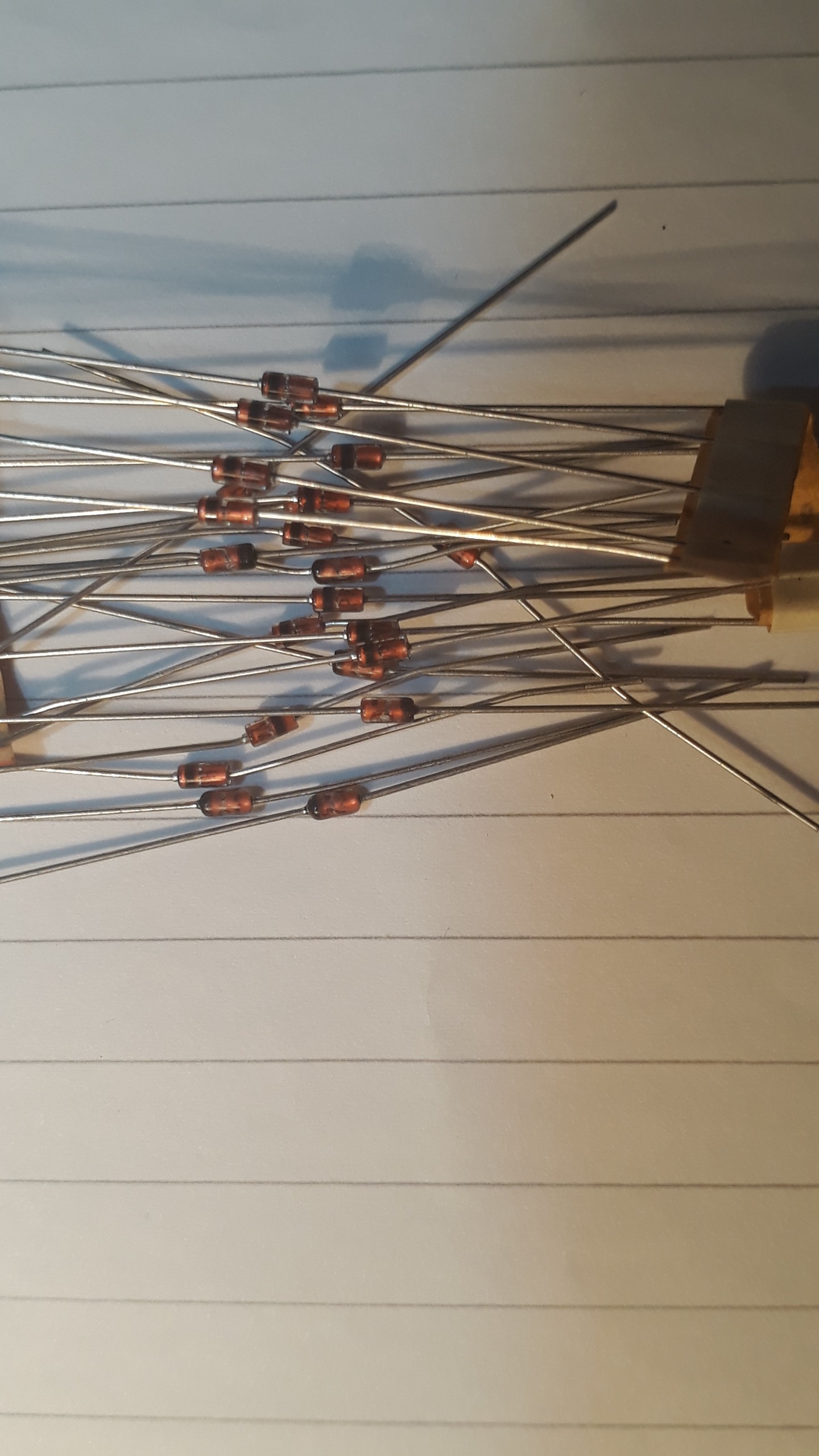 دیود زنر 3 ولت 1/2 وات 60 عدد