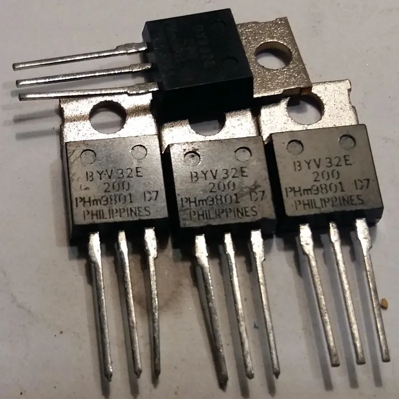 دیود دوبل BYV32 قدیمی اصل 200V 18A