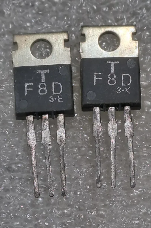 ترایاک F8D ترایاک TRIAC 10A 220V
