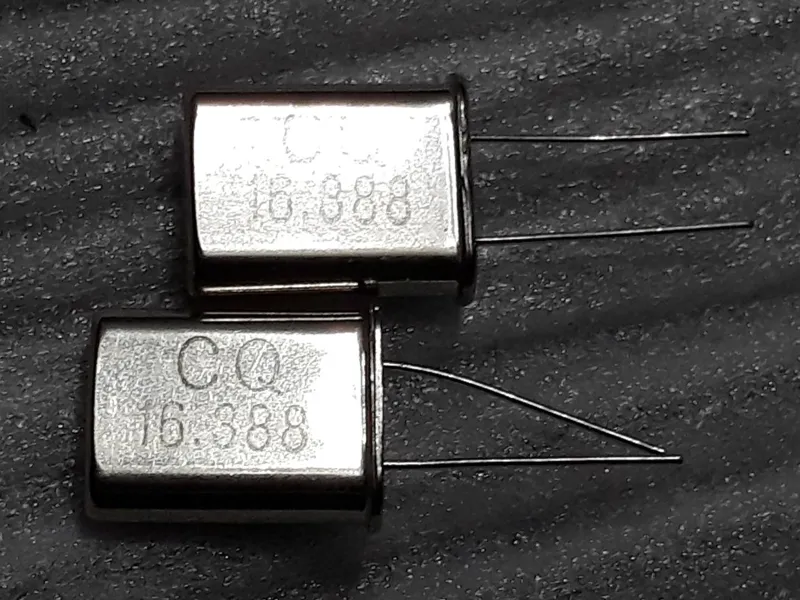کریستال 16.388 Mhz مارک CQ قیمت 2عدد