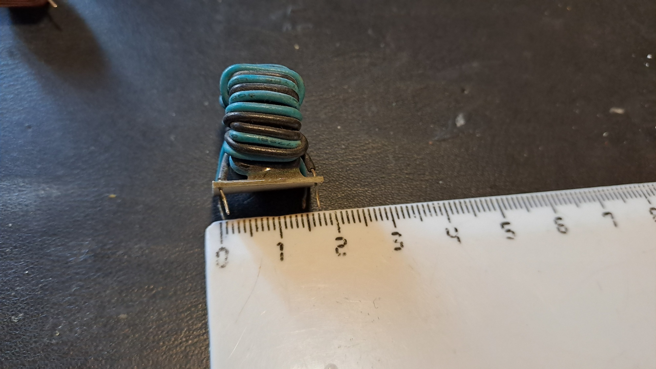 لاین فیلتر نویزگیر برق مدارات قیمت 2عدد