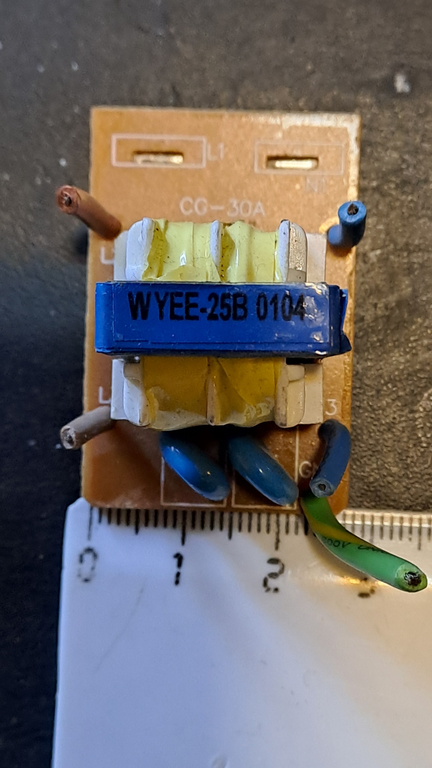 لاین فیلتر یا فیلتر نویز گیر برق EMI