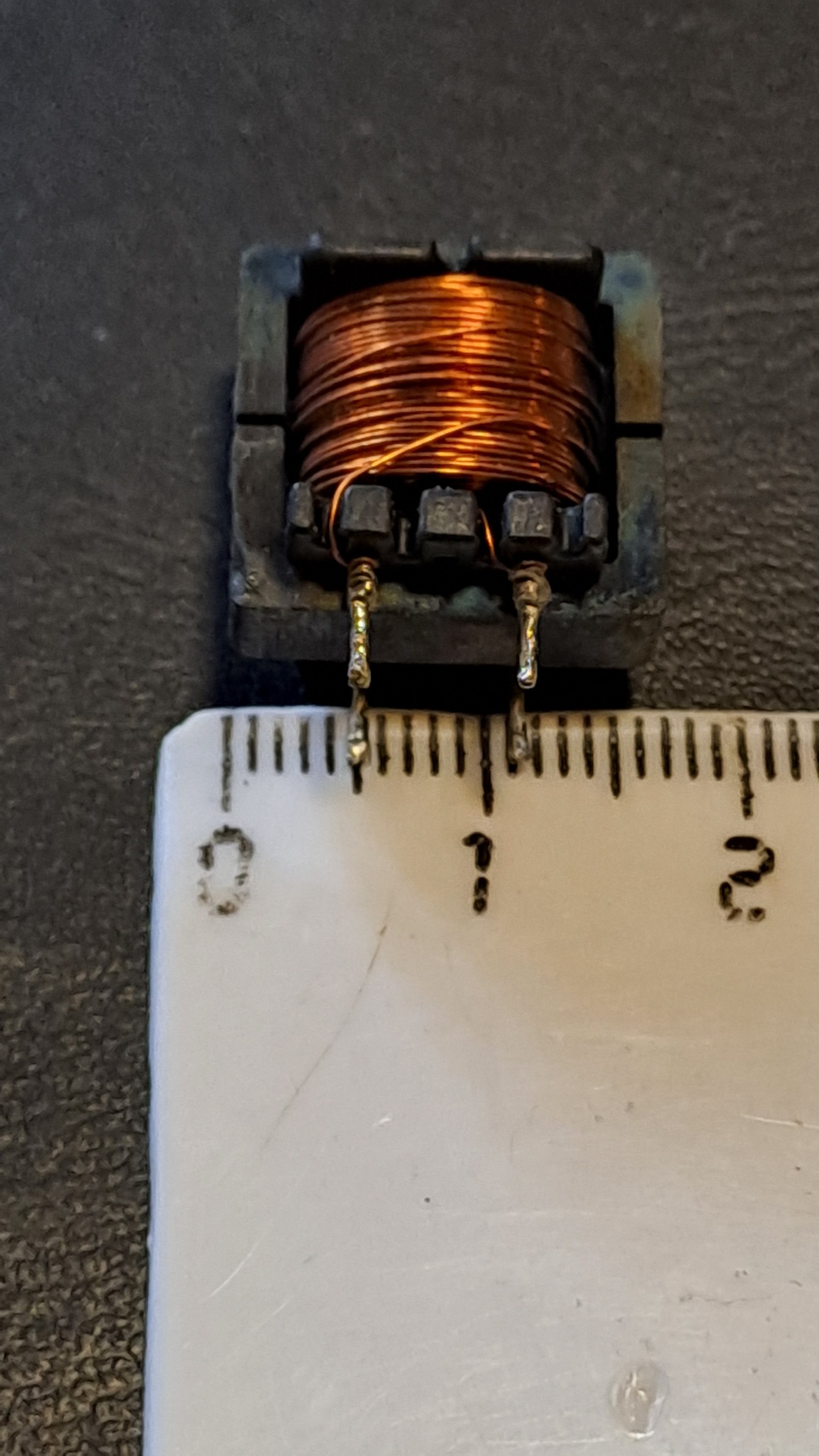 لاین فیلتر نویزگیر برق مدارات