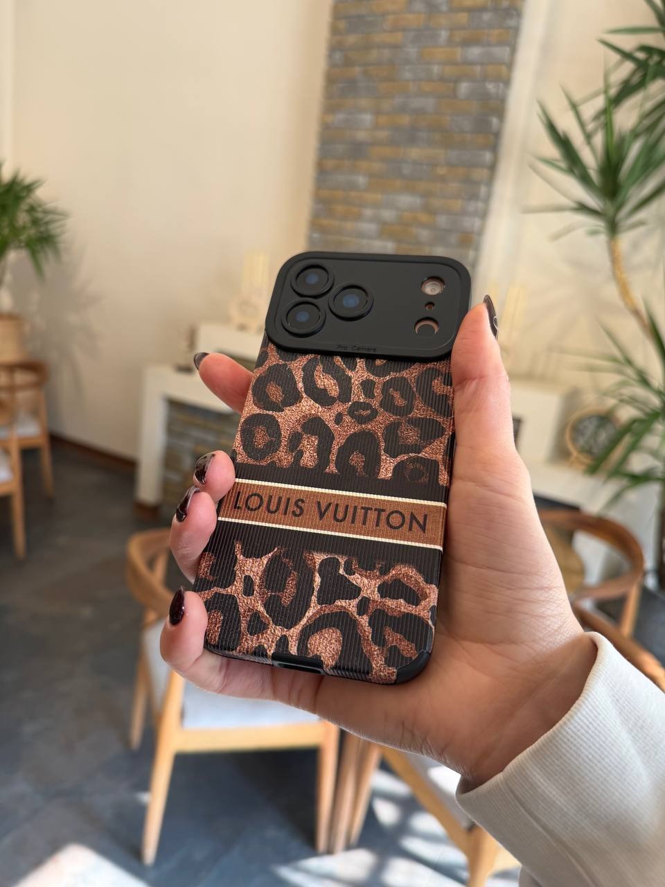 قاب گوشی لویس پنتر