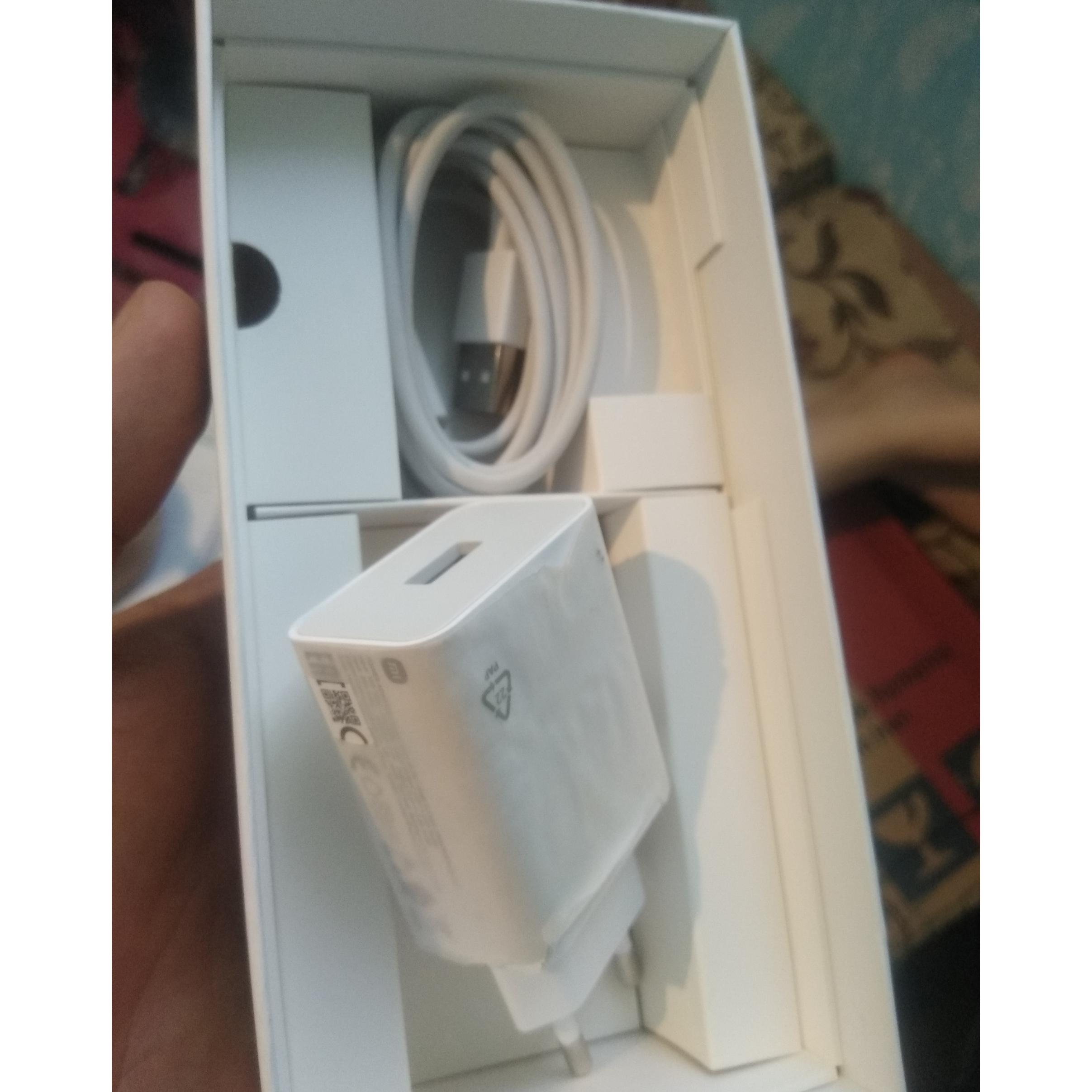 تنها شارژر اصل شیائومی 15 وات