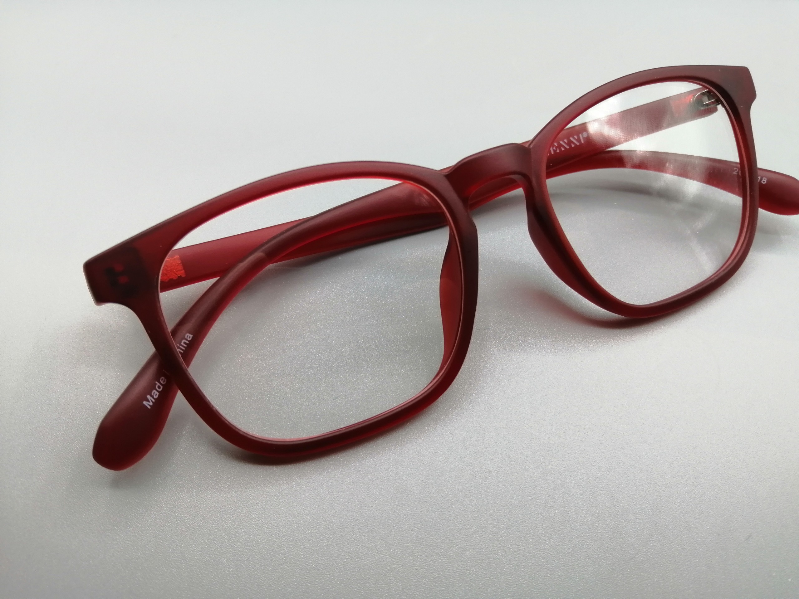 عینک طبی زنانه و مردانه