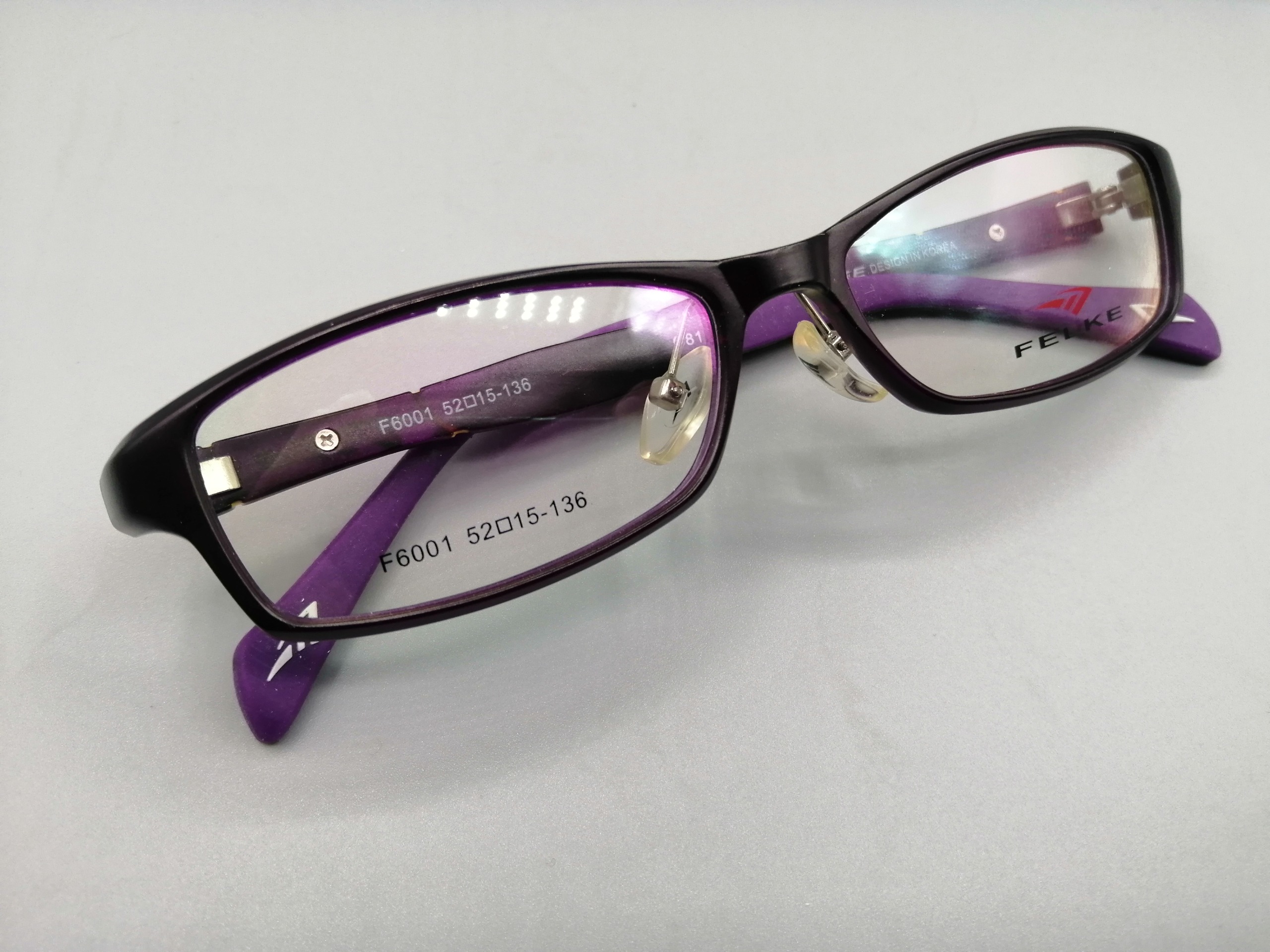 عینک طبی زنانه