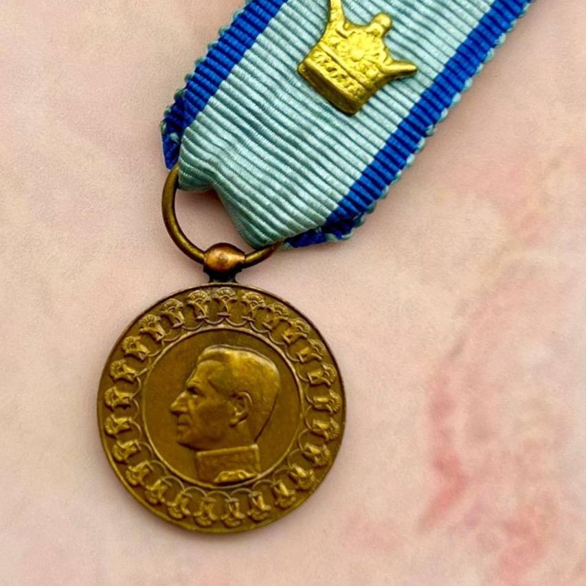 مدال شب منشور