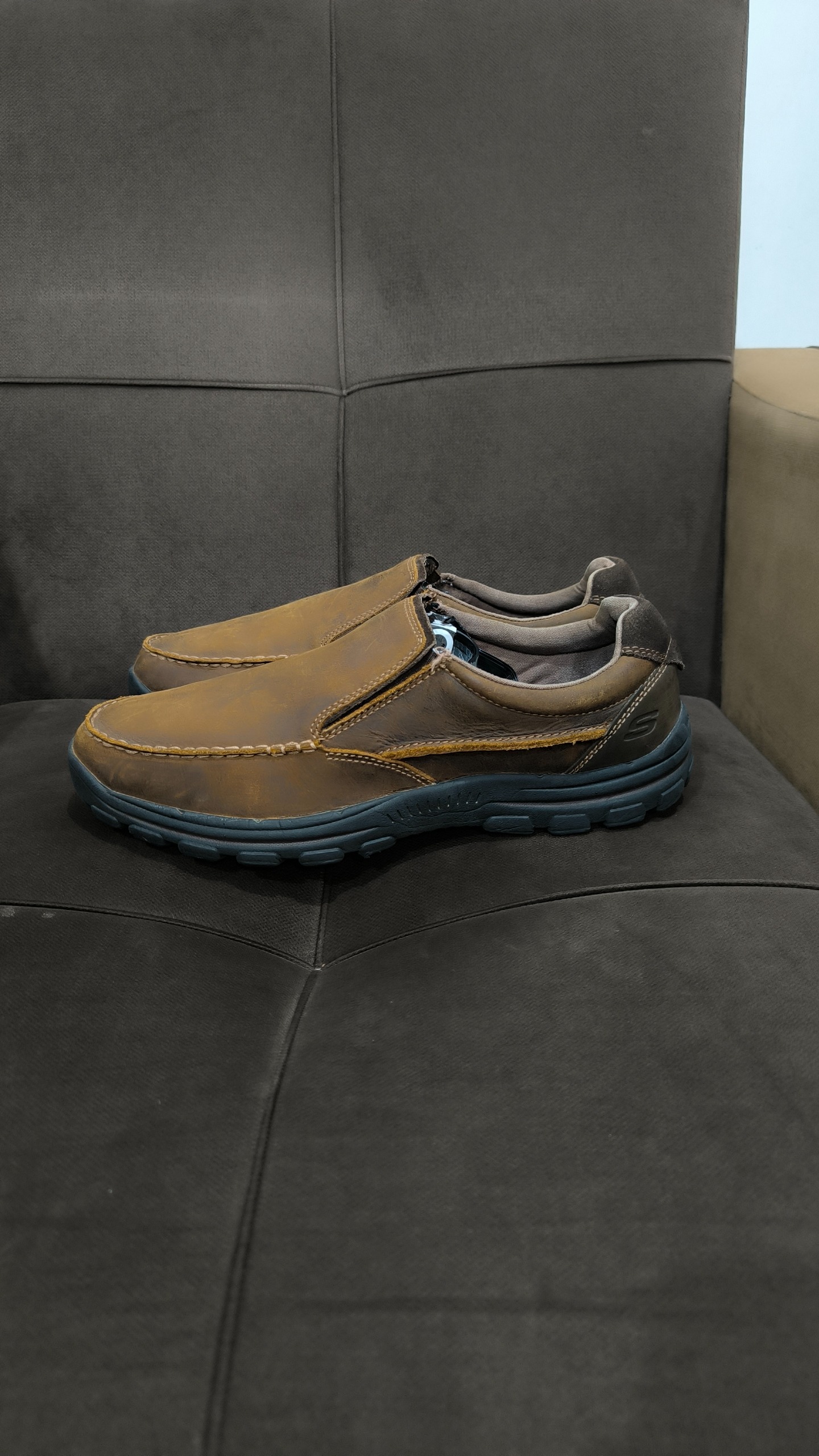 کفش چرمی اسکیچرز اورجینال