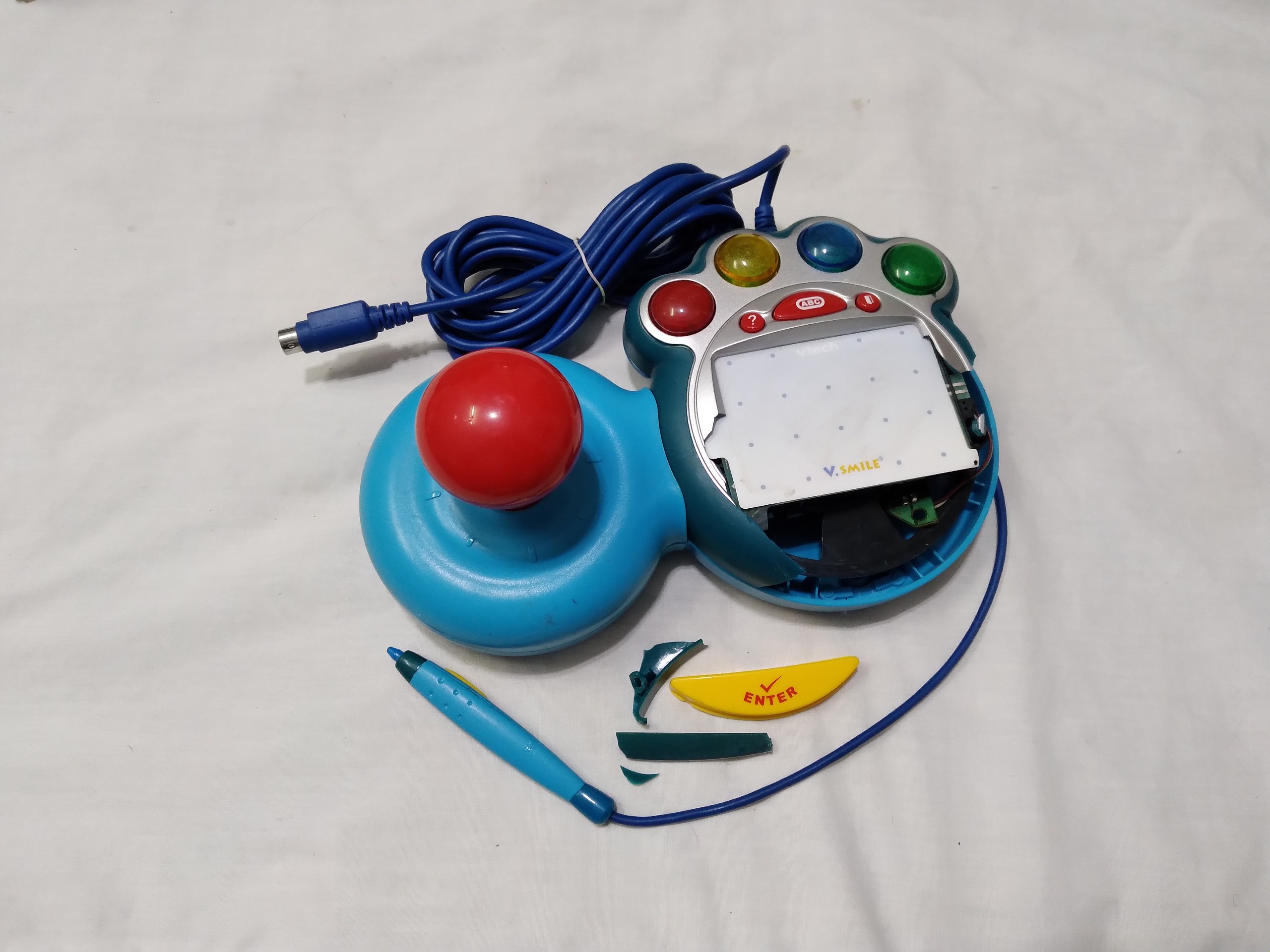 دسته کمیاب  وی تک . دارای شکستگی