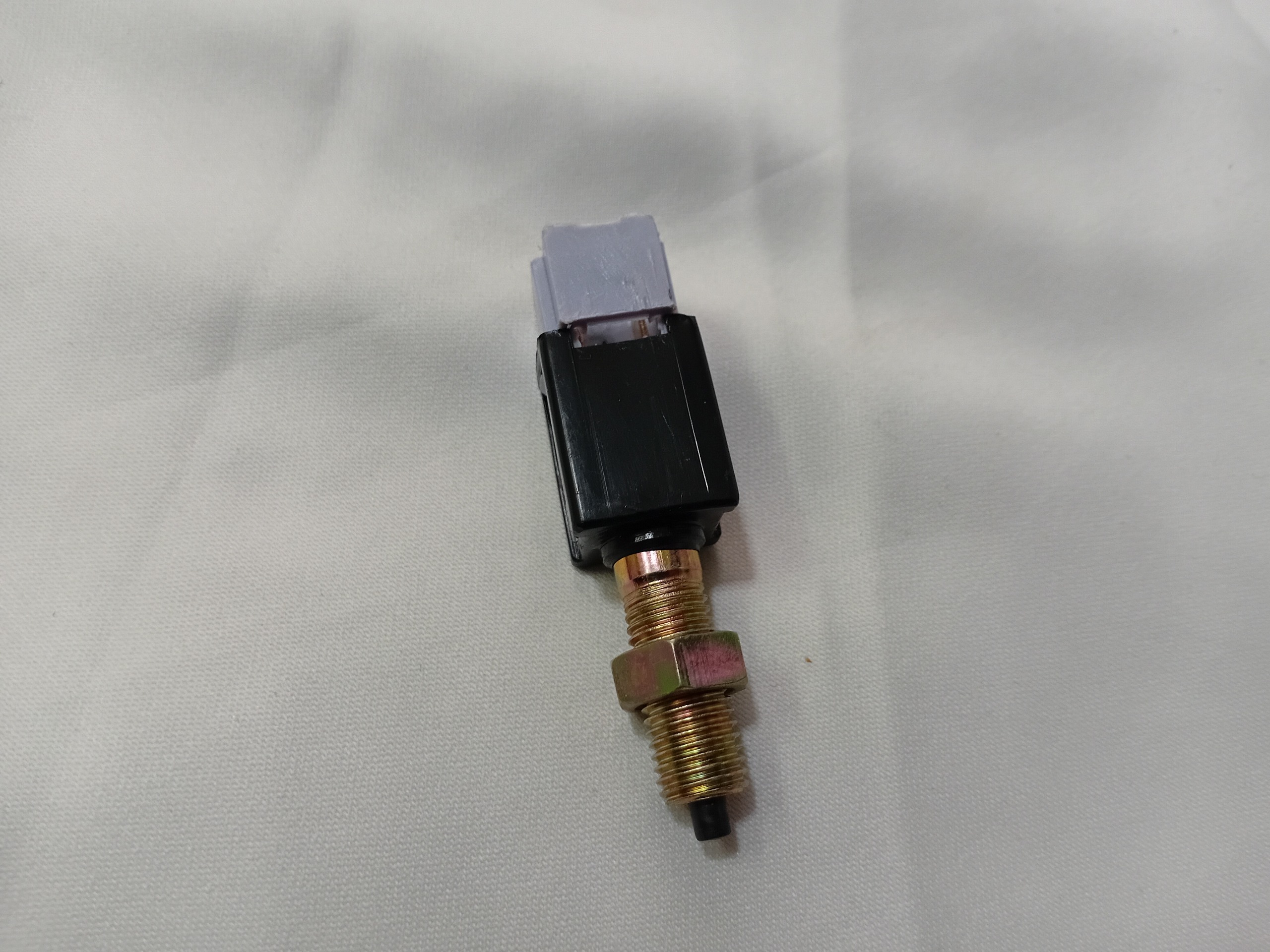 فشنگی استپ ترمز رونیز یا ایسوزو