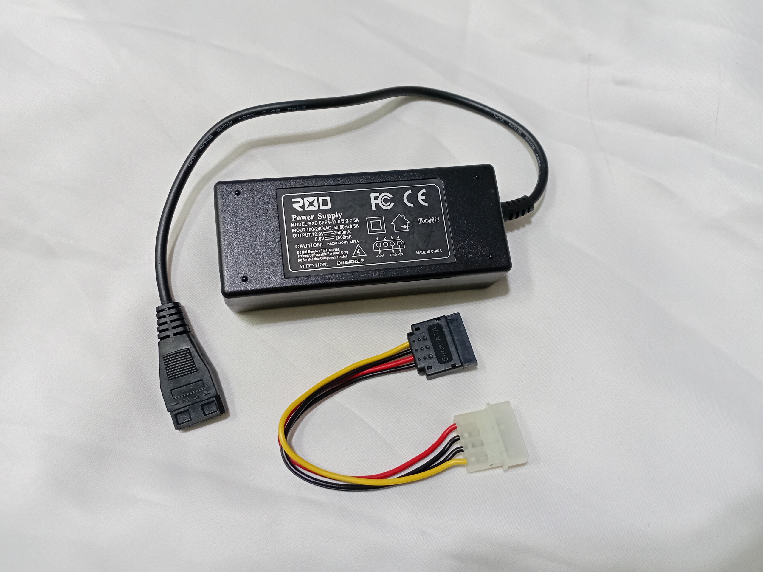 تبدیل آداپتور کمیاب دو ولتاژ آیدی و ساتا