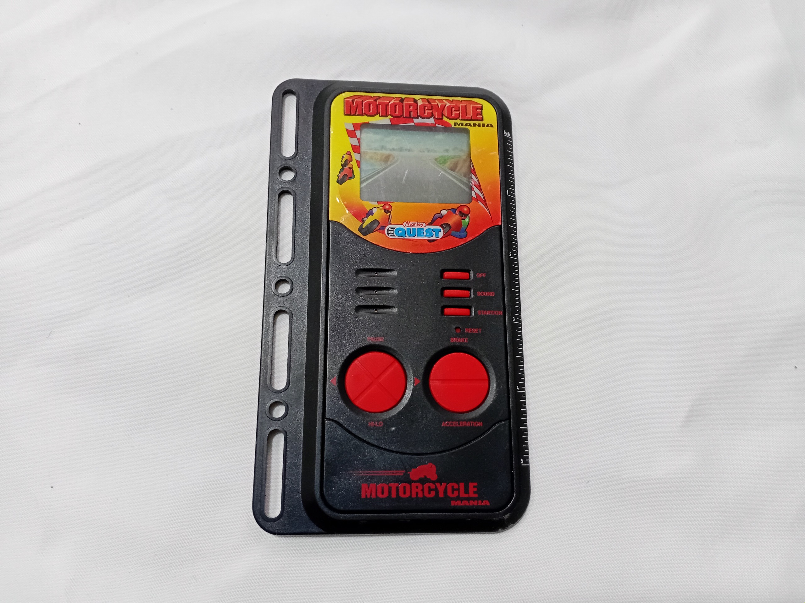 گیم دستی قدیمی کمیاب موتور مسابقه ای (خاموش)