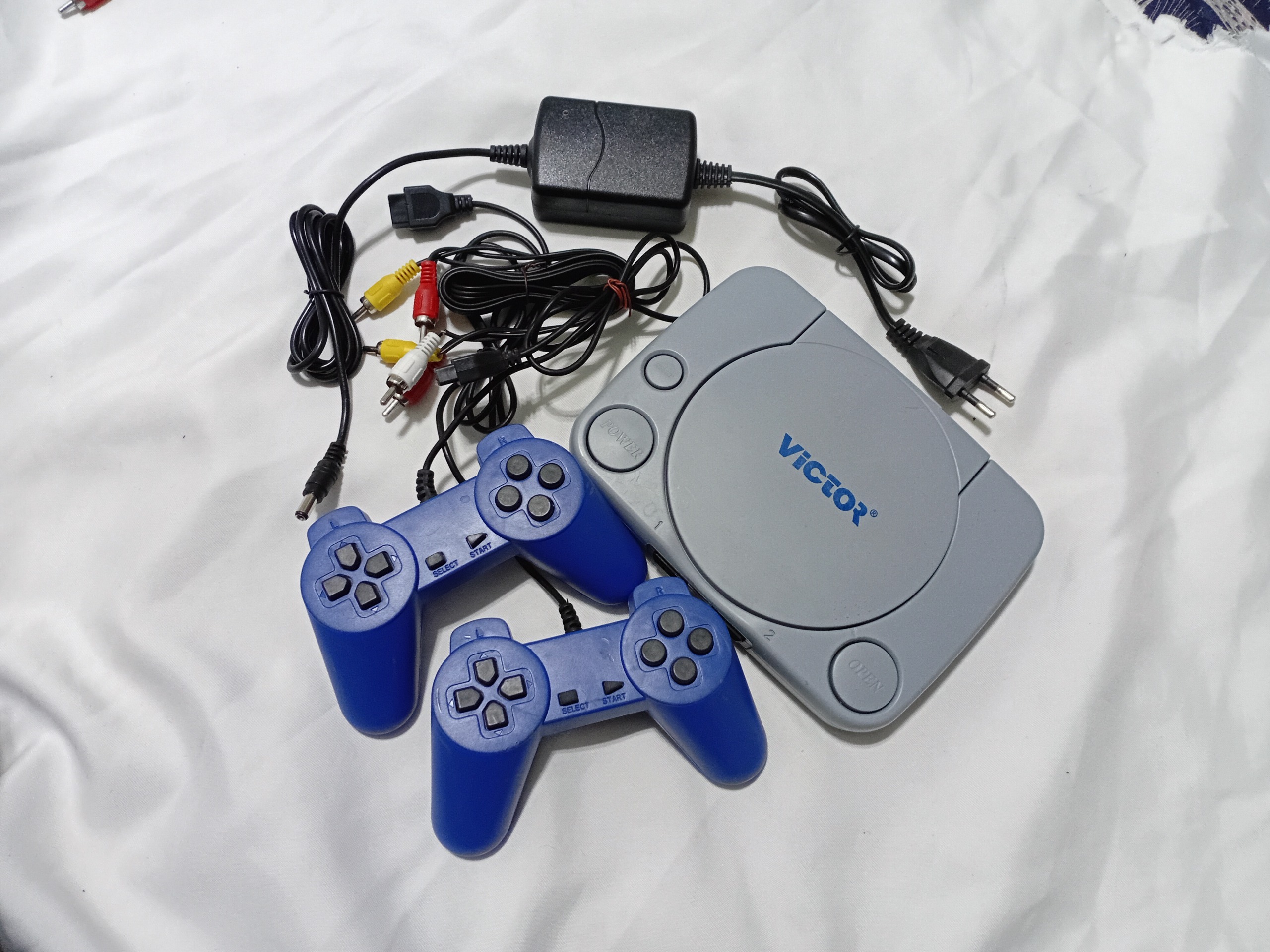 میکرو حافظه دار طرح پلی استیشن سالم با دو دسته