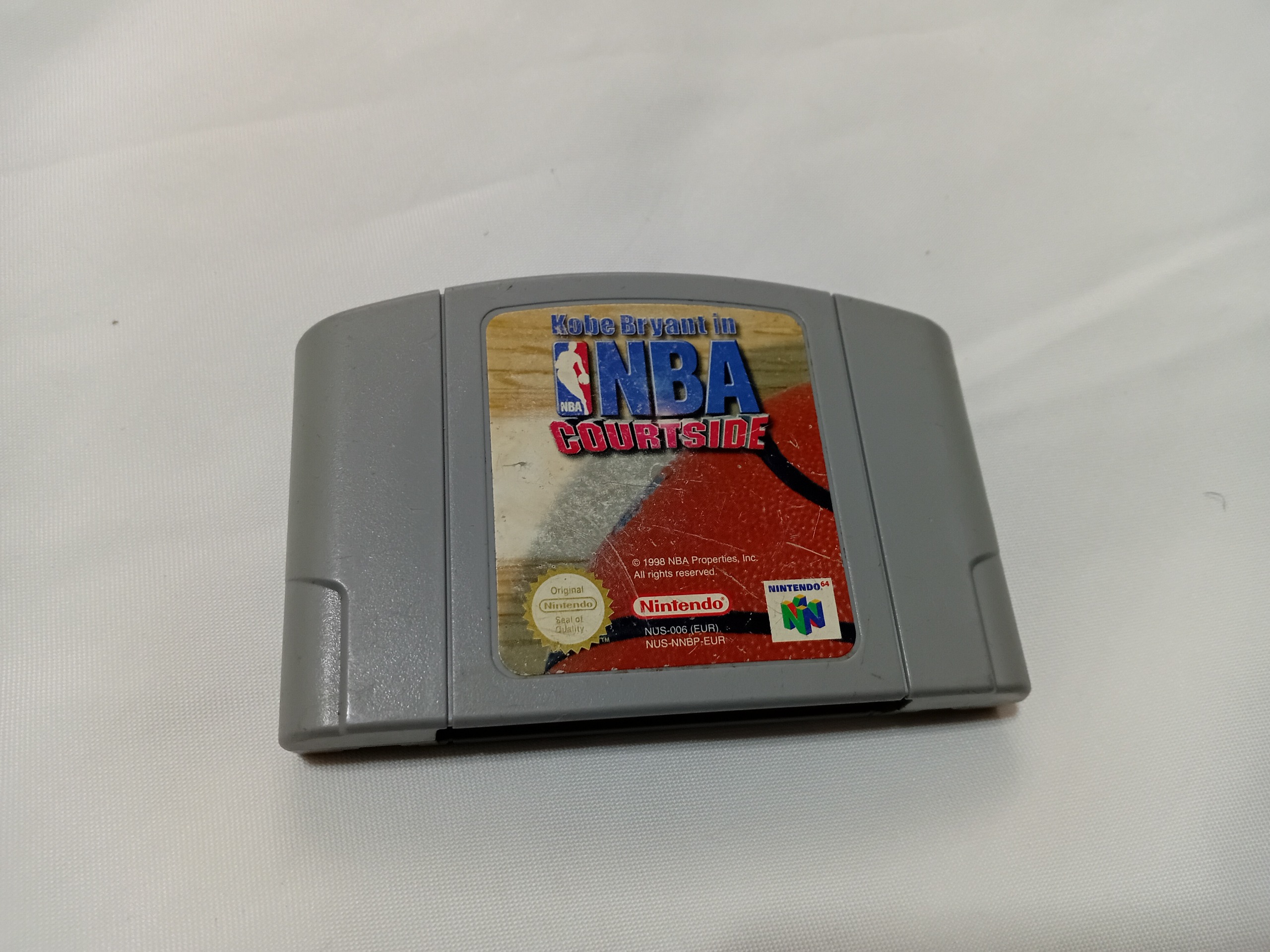 بازی کمیاب بسکتبال نینتندو 64 ورژن پال