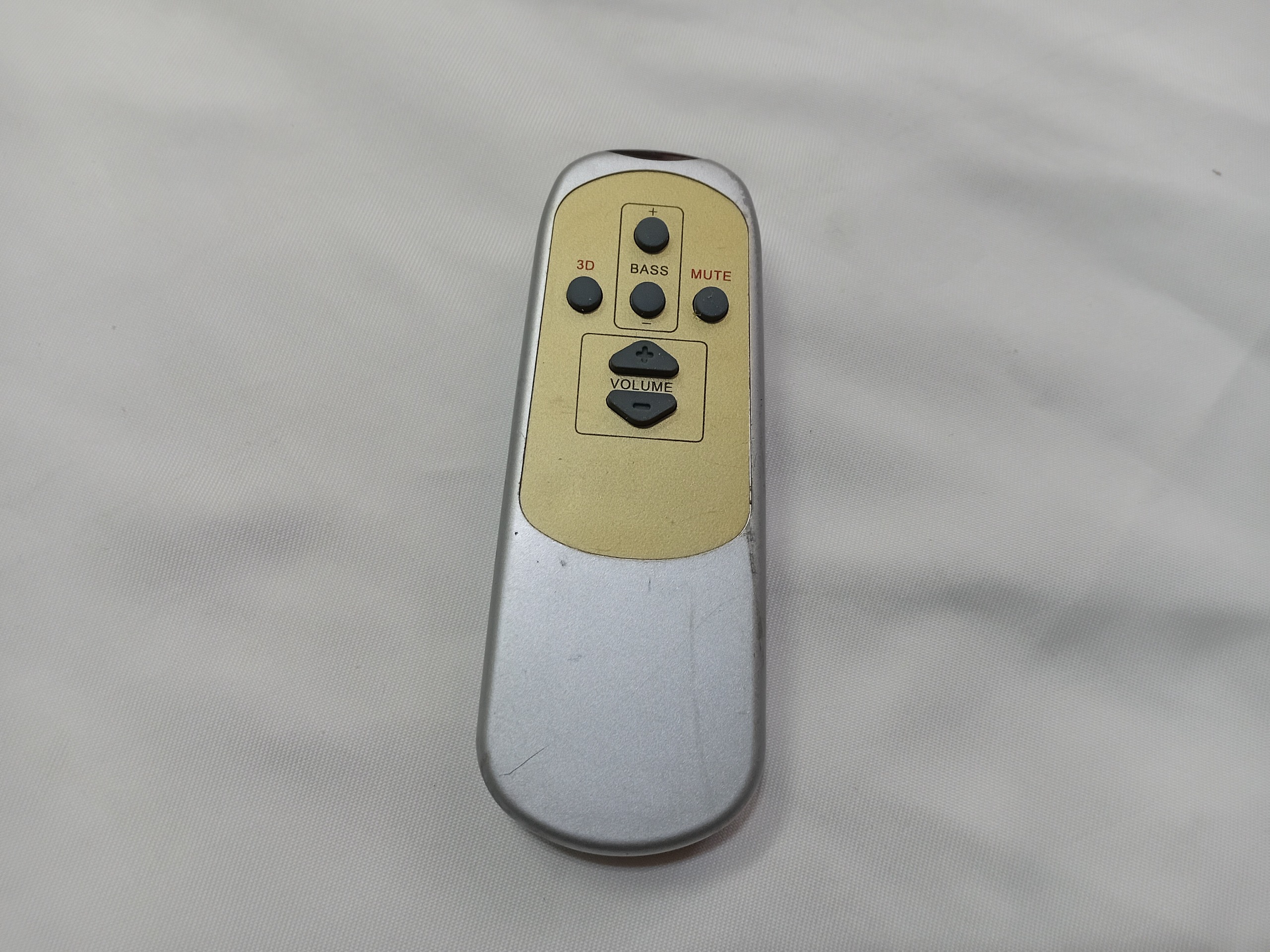 کنترل اسپیکر خانگی