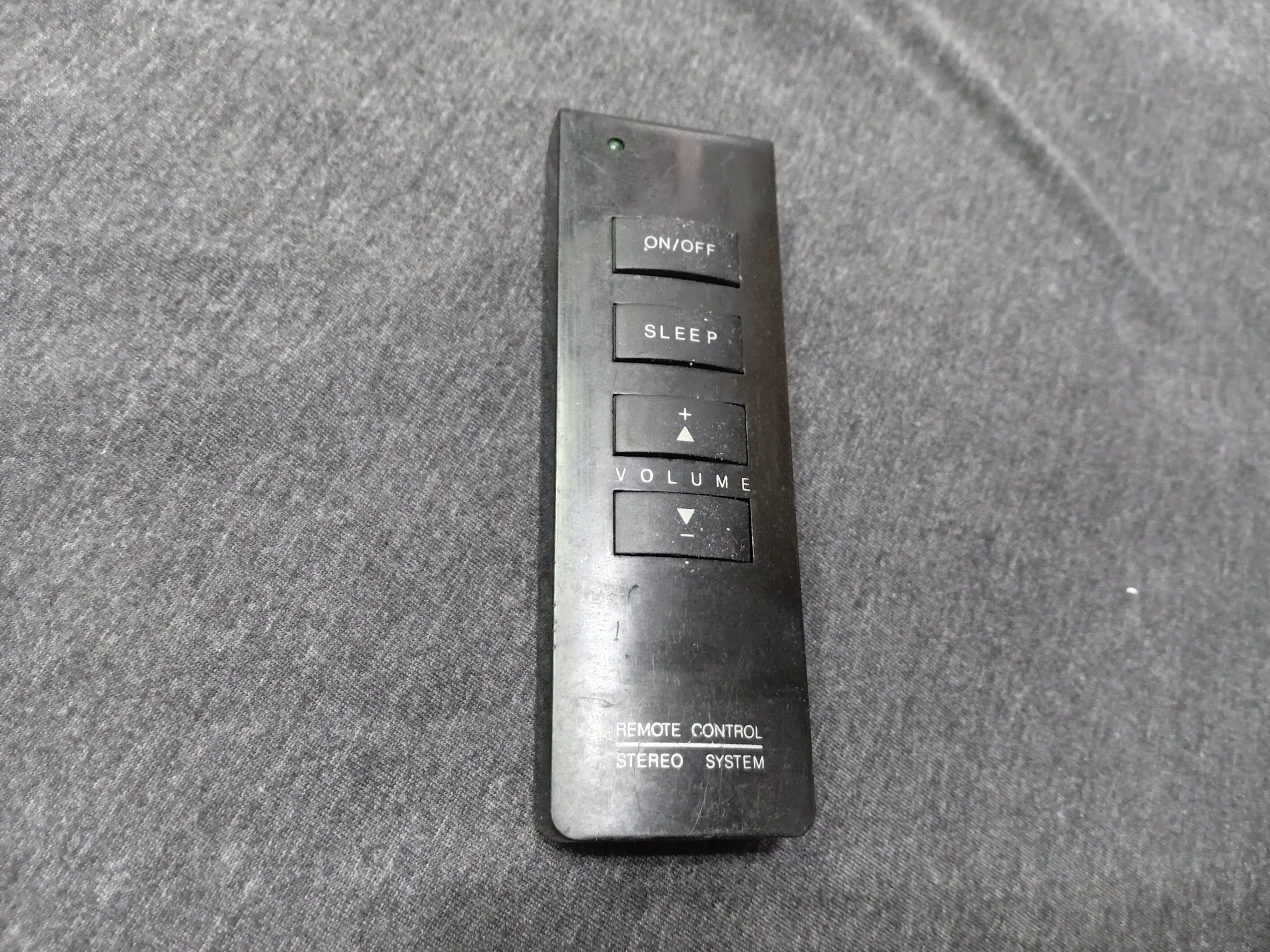 کنترل اسپیکر استریو سیستم