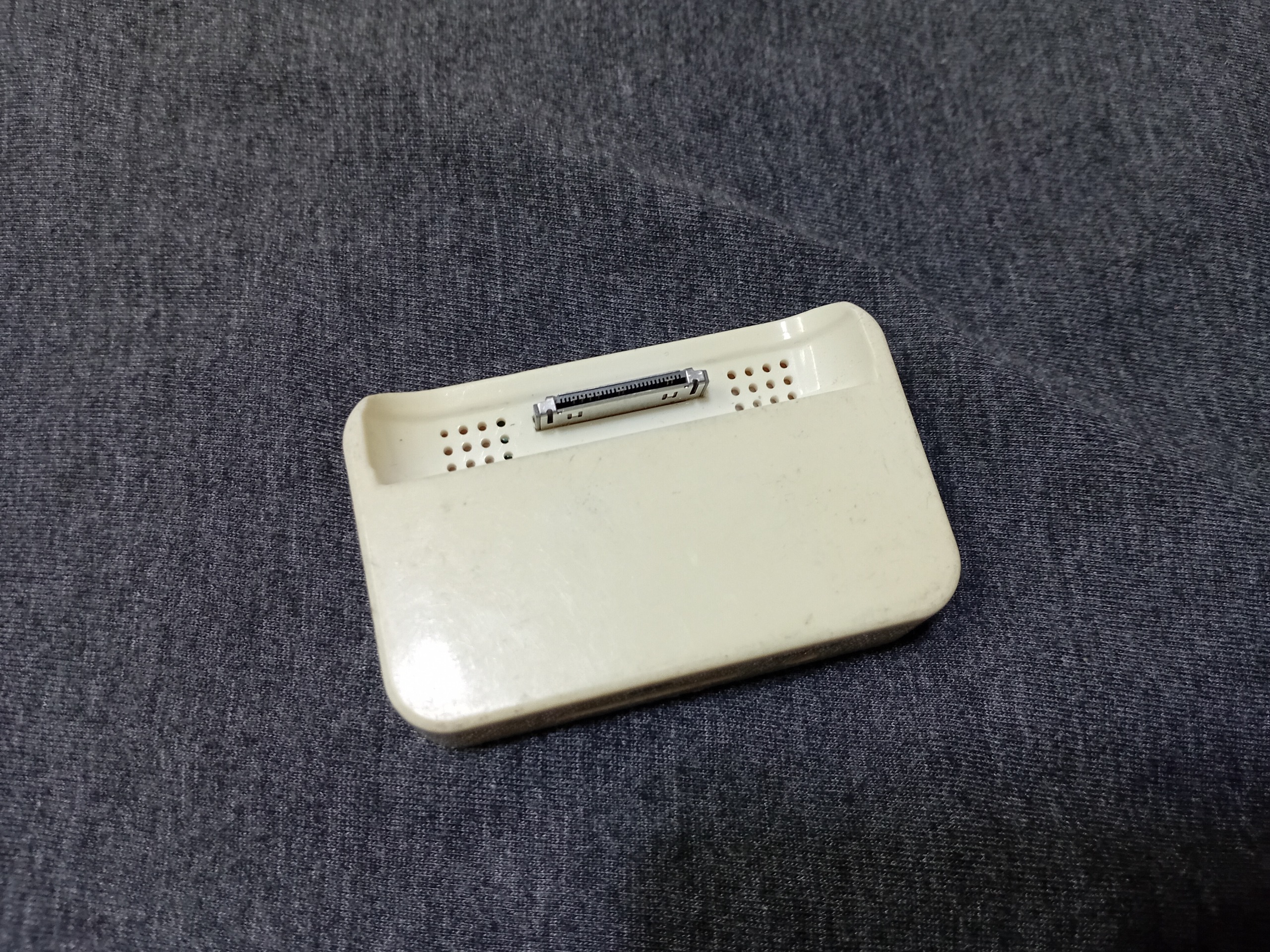 داک شارژر موزیک پلیر اپل سالم و تست شده