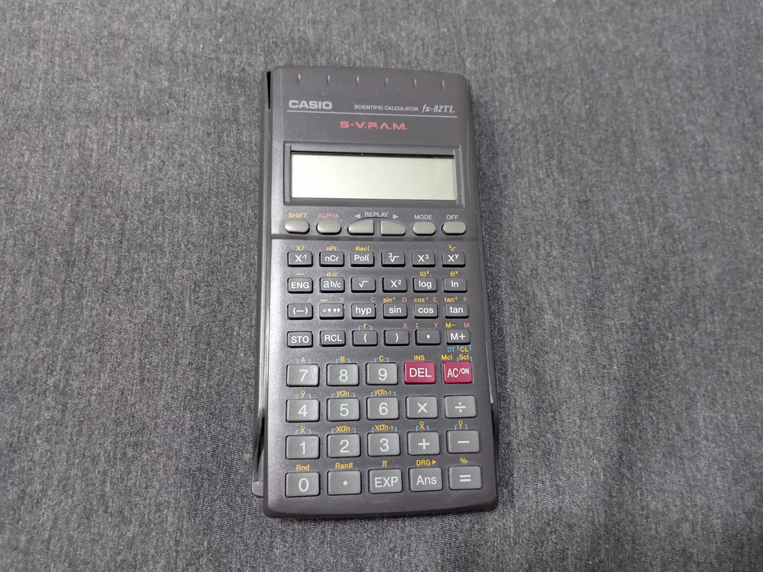 ماشین حساب مهندسی کاسیو fx-82TL بدون ضمانت