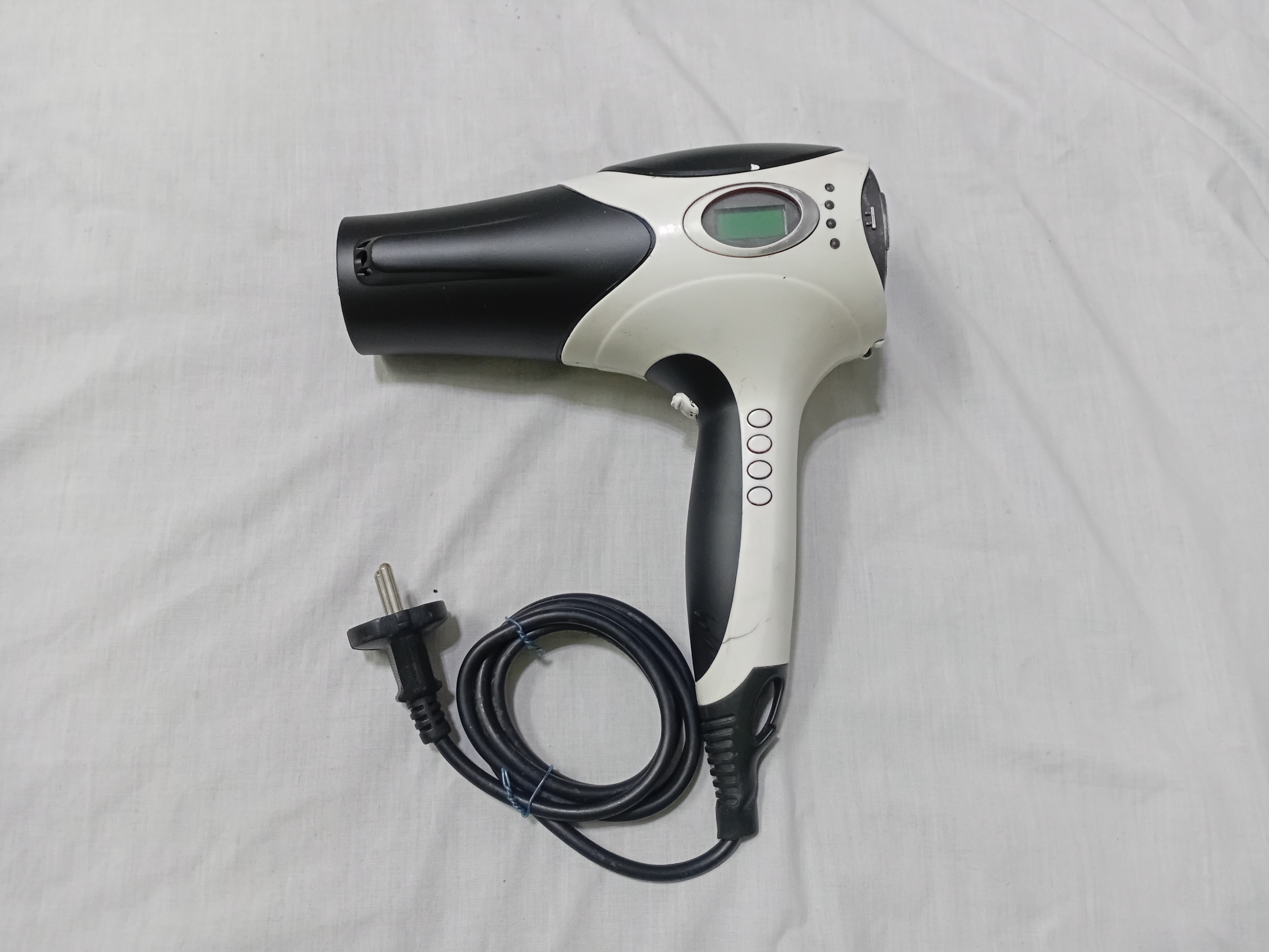 سشوار دیجیتال در قدرت حرفه ای  سالم