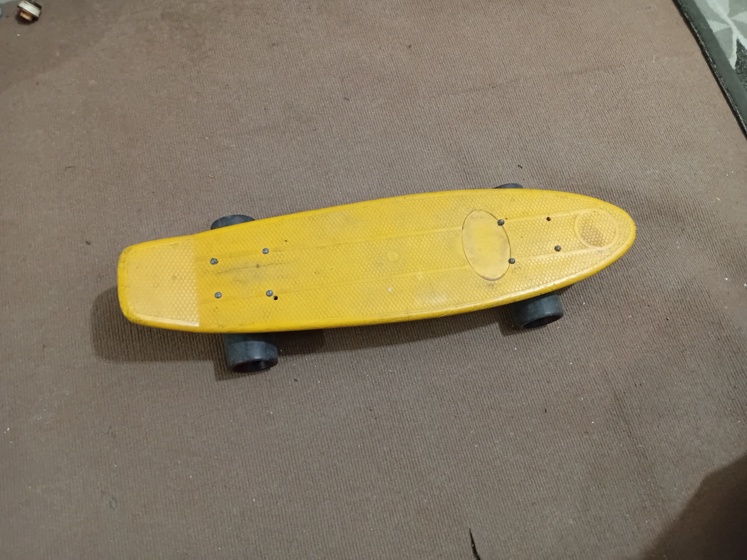 اسکیت برد قدیمی نیاز به سرویس تمیز کاری