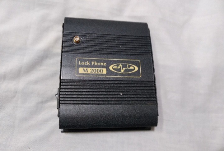 دستگاه الکترونیکی احتمالا مربوط به قفل تلفن