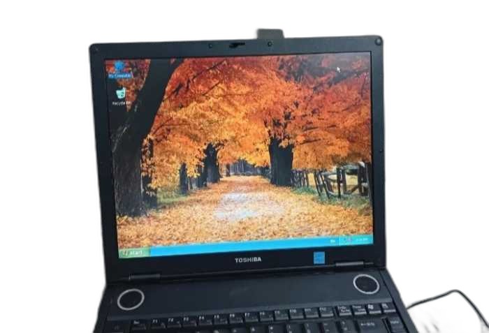 لپ تاپ توشیبا با هارد 640 گیگ ساتا رم 2 گیگ DDR2