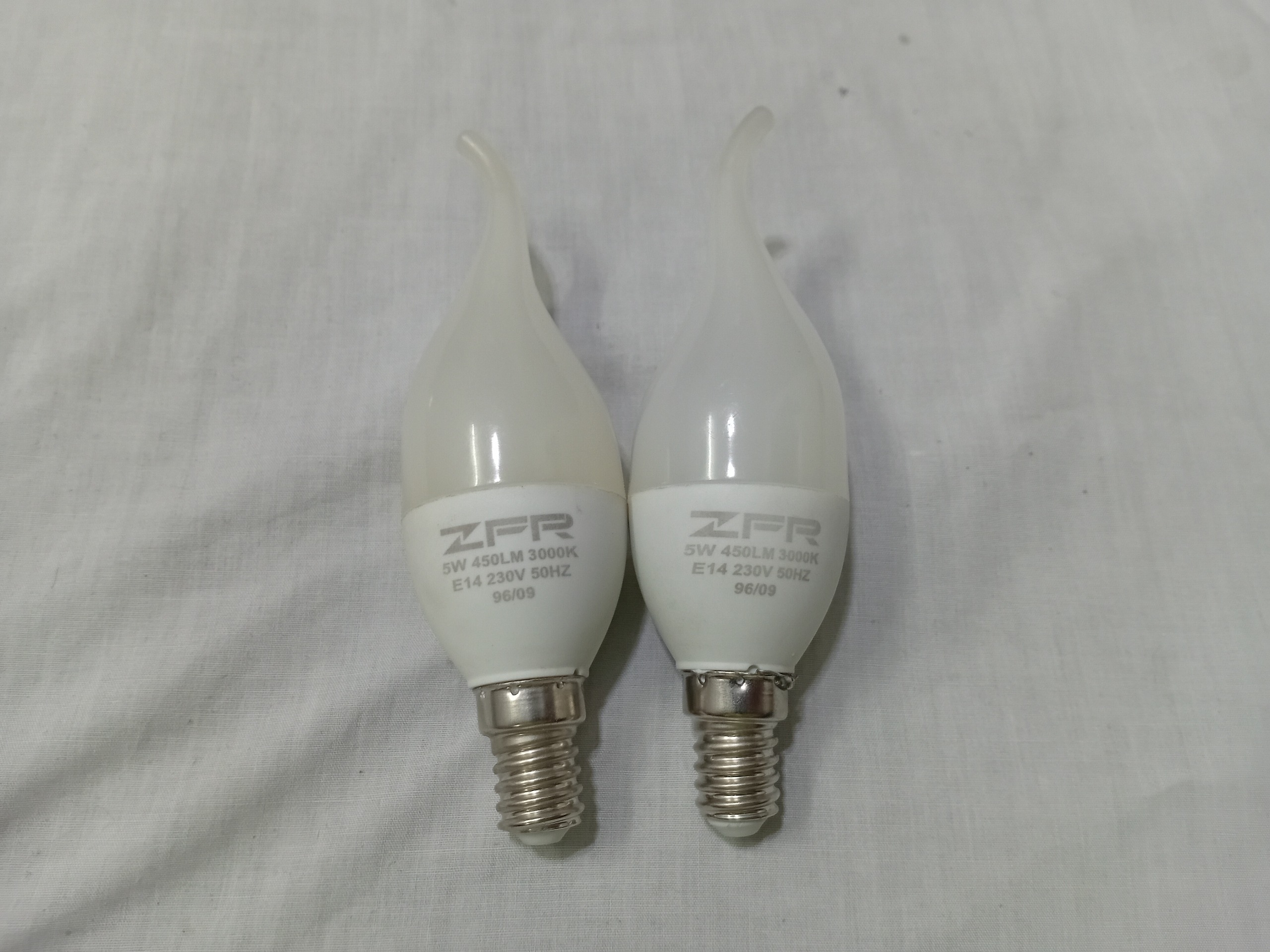 دو عدد لامپ مدل شمعی 5 وات