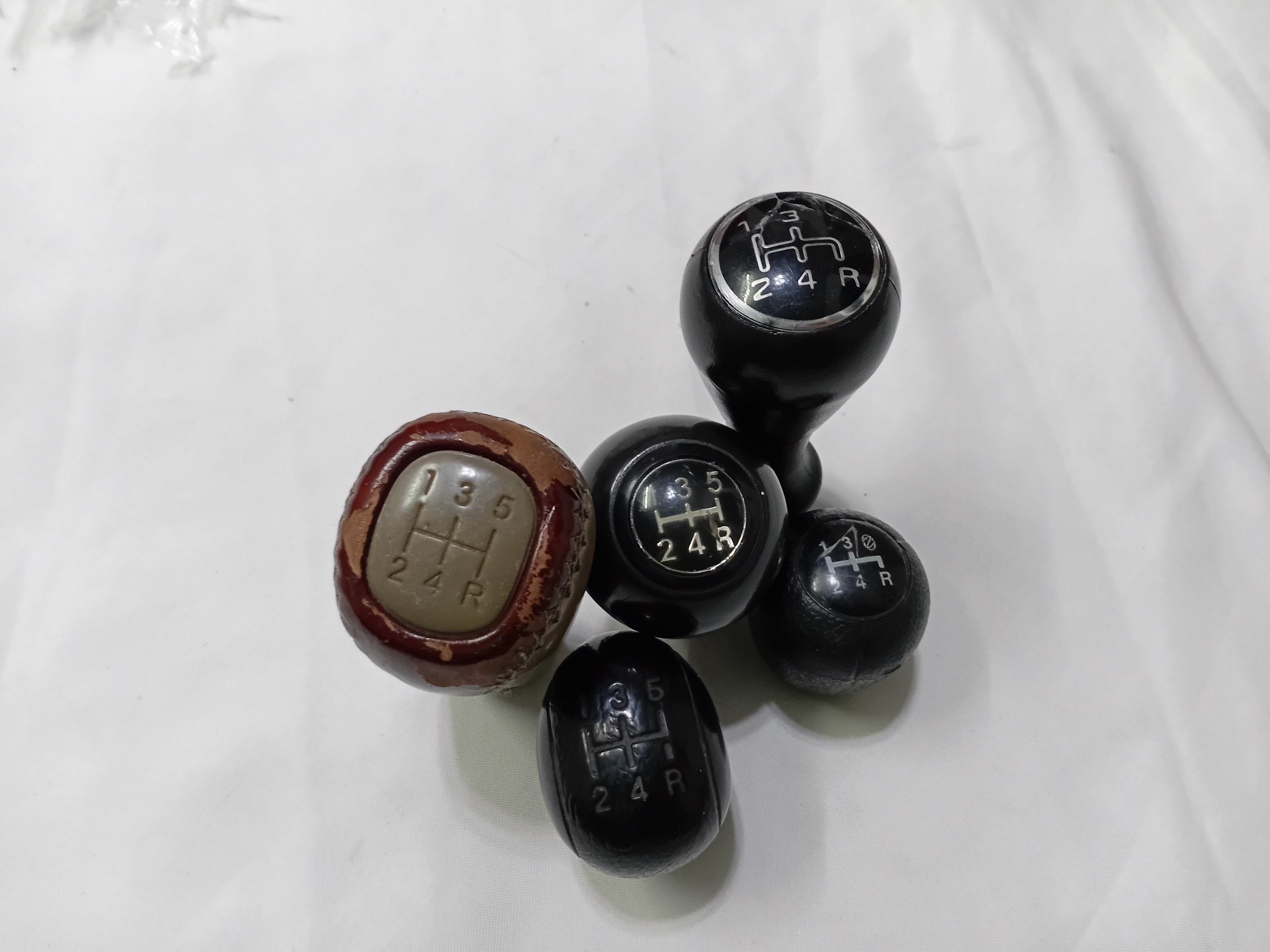 تعداد 5 عدد سر دنده مختلف قدیمی