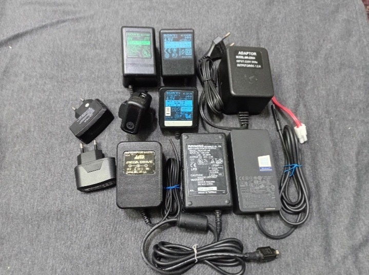 مجموعه 10 عدد آداپتور مختلف تست شده خراب