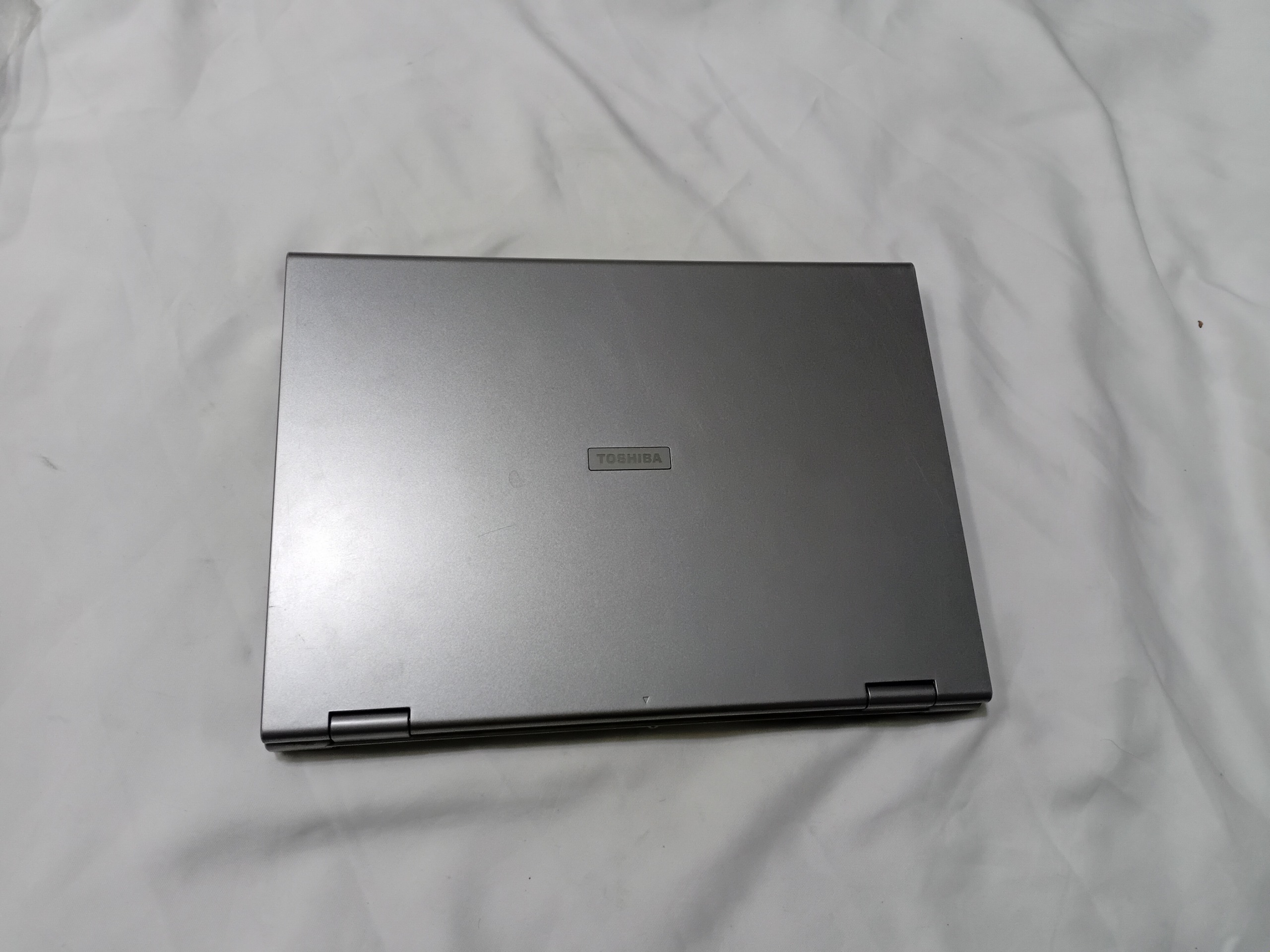 لپ تاپ توشیبا خاموش بدون ضمانت