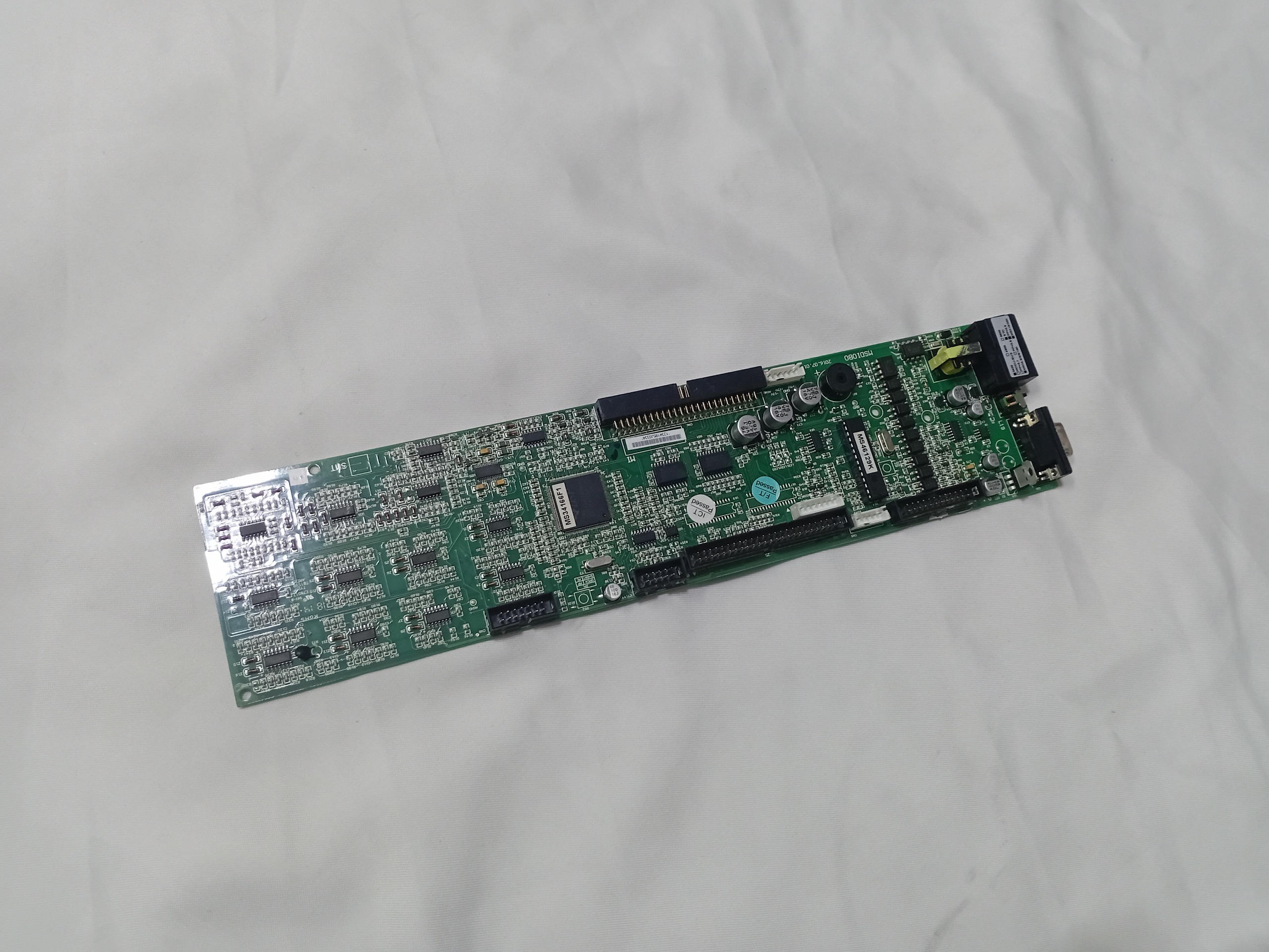 برد الکترونیکی نامشخص احتمالا مخابرات