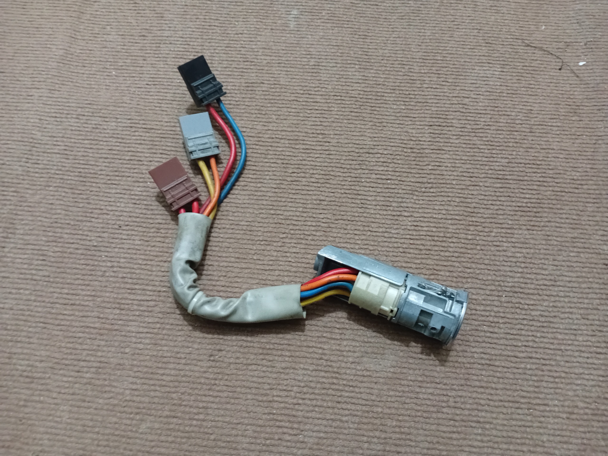 سویئچ استارت پژو 405 قدیم سه سوکت توضیح دقت