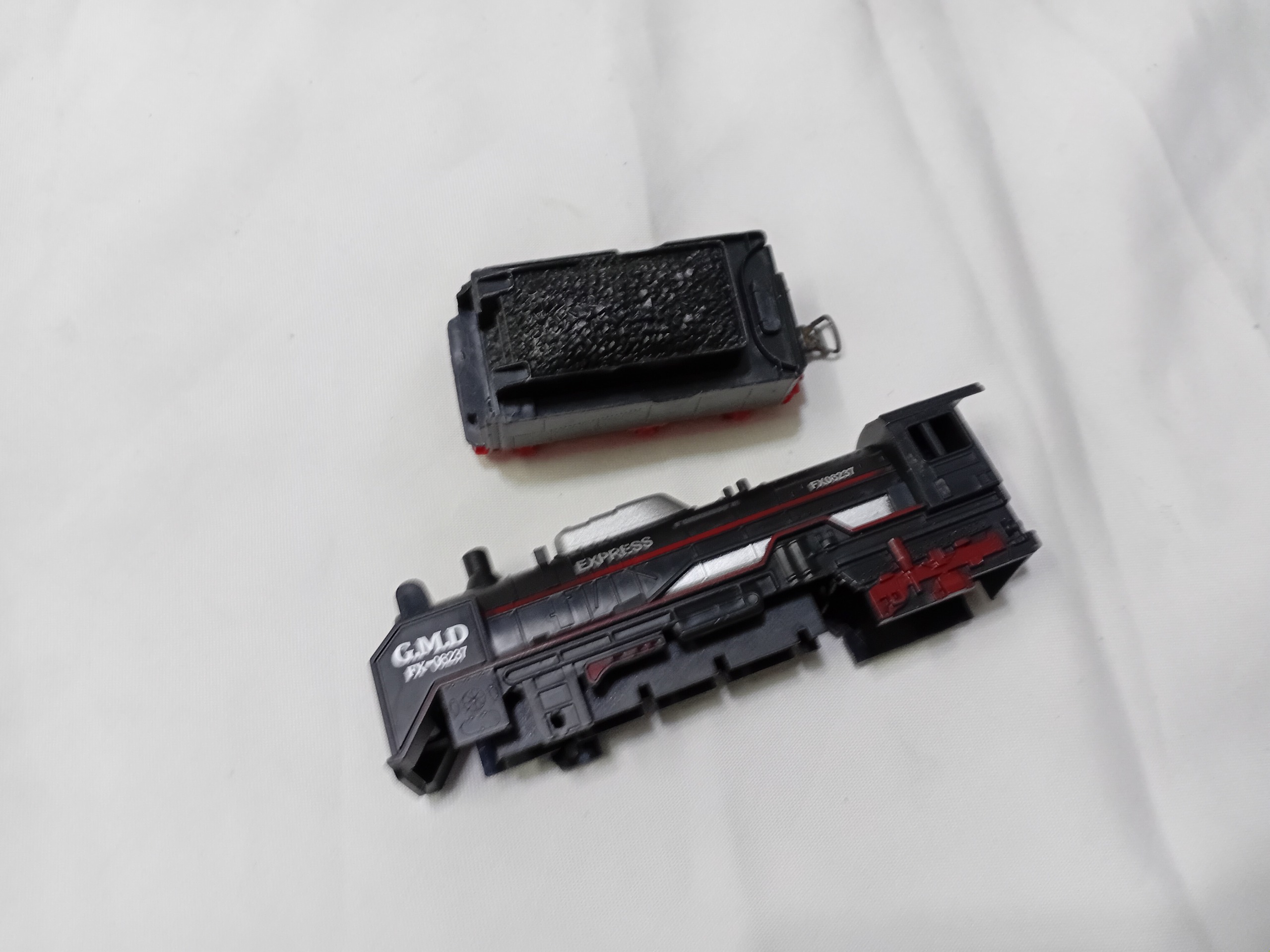 قطار و واگن اصلی ناقص بدون چرخ و لوازم