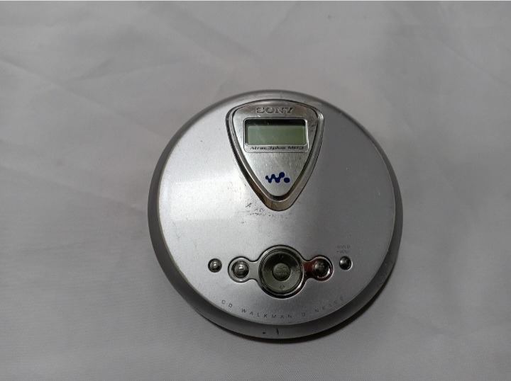 سی دی من سونی واکمن اصل کمیاب نیاز به سرویس