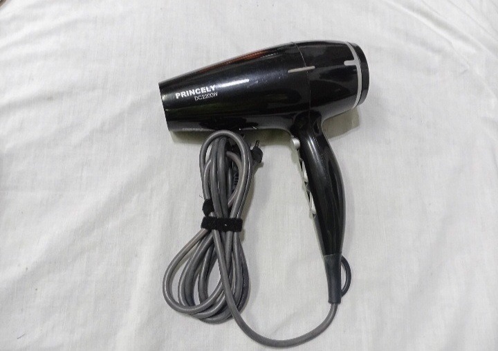 سشوار PRINCELY حرفه ای توضیحات دقت