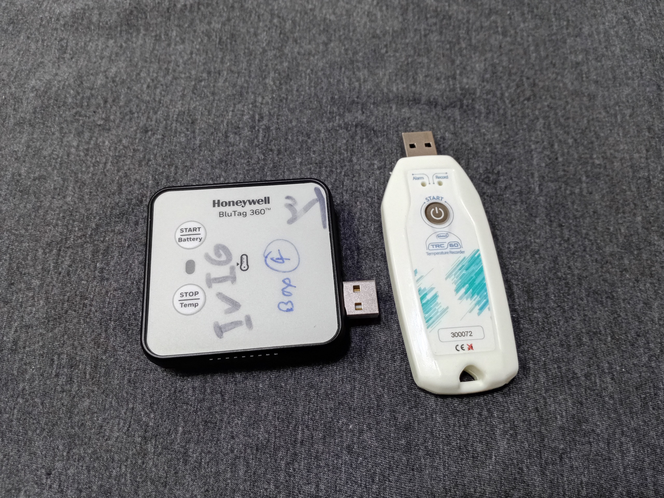 دو دستگاه ثبت دما USB بدون ضمانت می باشد