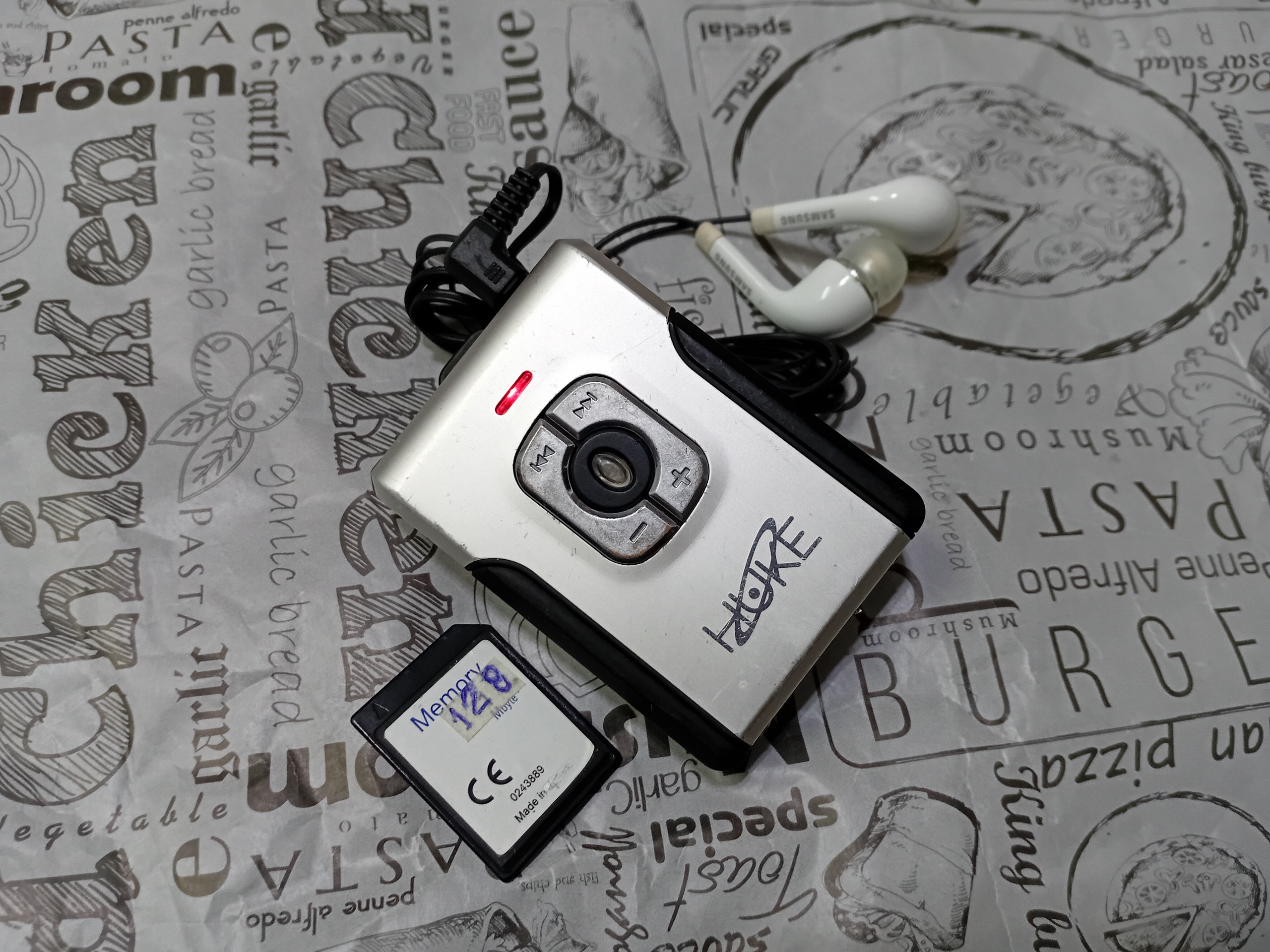 موزیک MP3 پلیر Huke رم خور با رم و هدفون