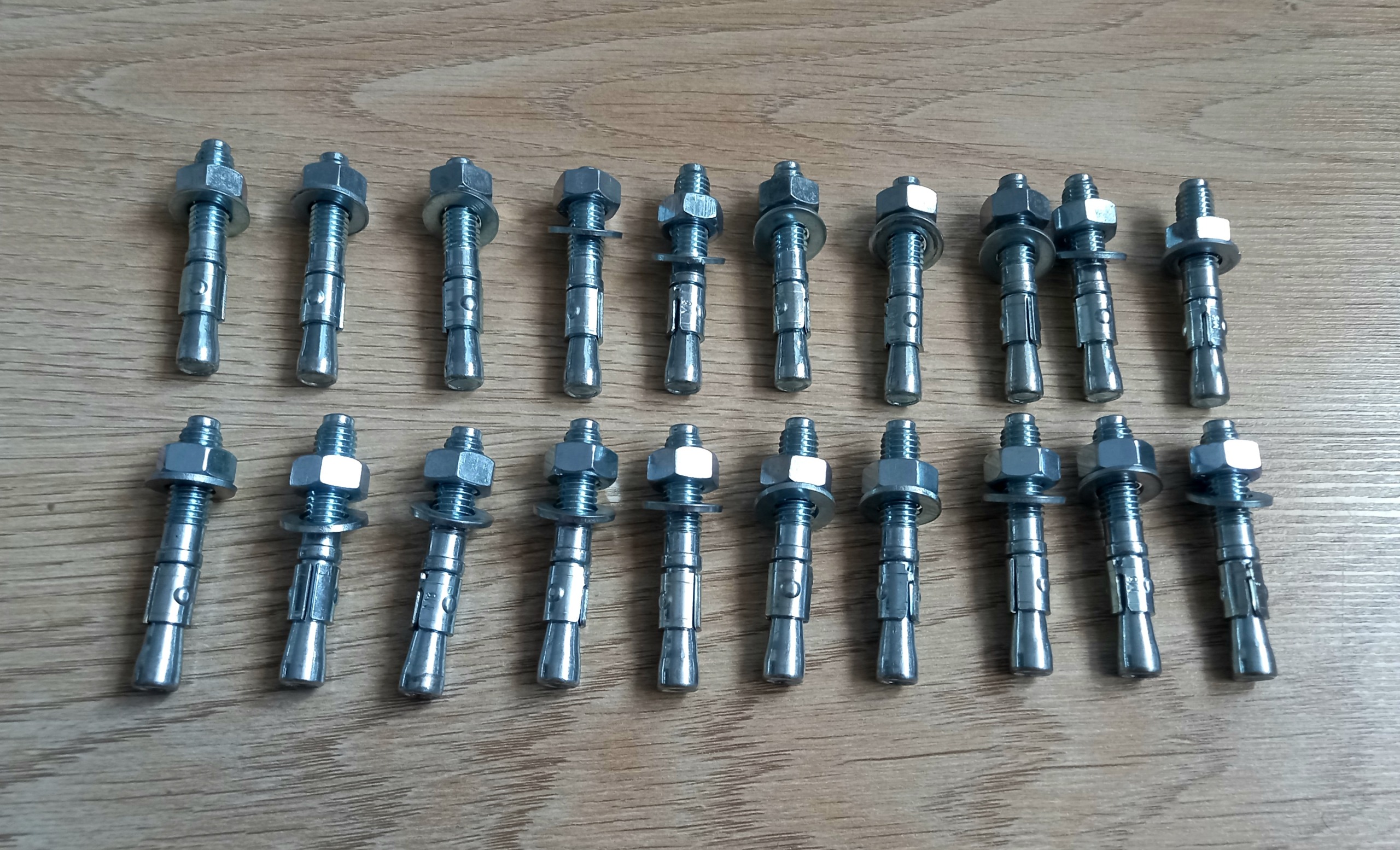 رول بولت M8 طول 5 سانتیمتر جنس درجه یک ایتالیا