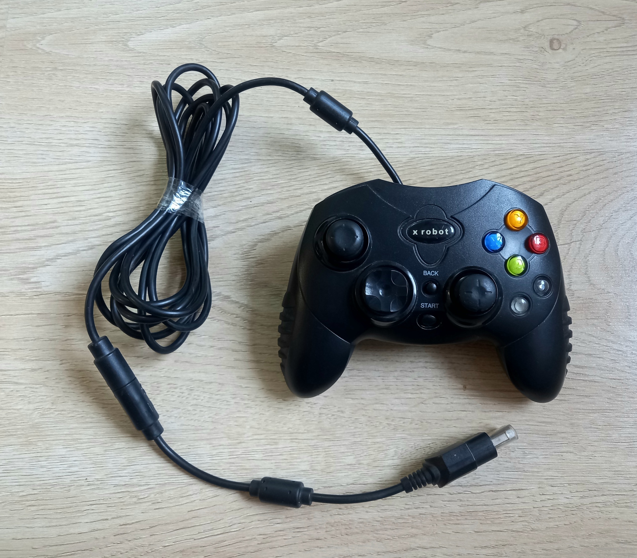 دسته بسیار باکیفیت xbox classic با سیم 3 متری