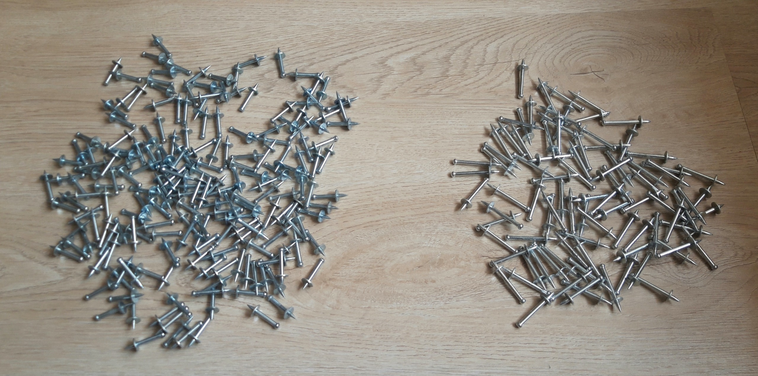 تعدادی میخ تفنگ میخکوب بتن Red Hit - فروش با هم